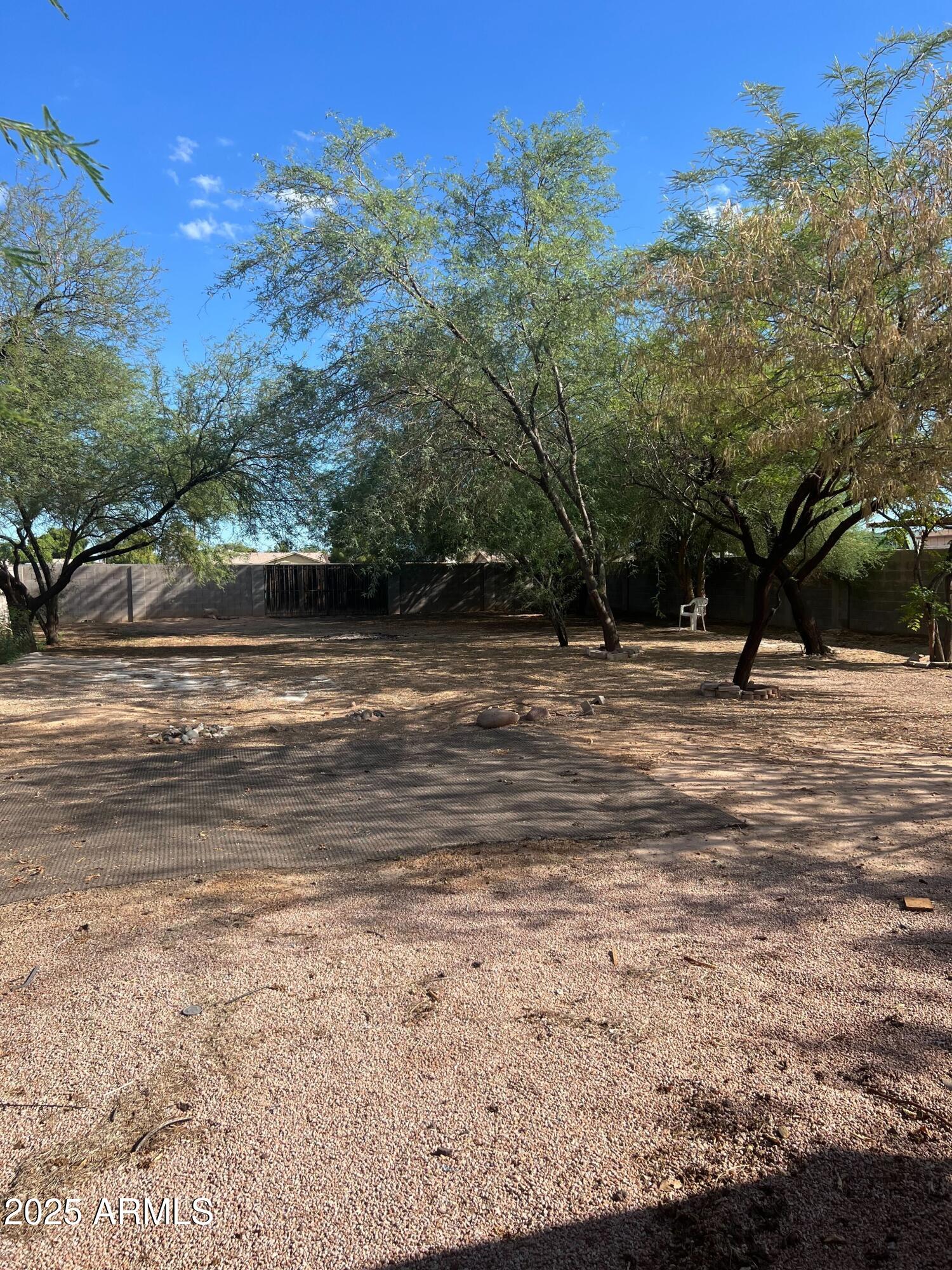 2906 E SAINT JOHN Road