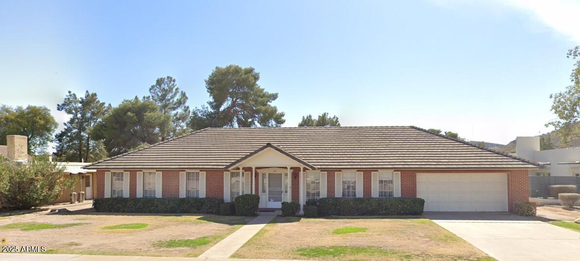 557 W MOON VALLEY Drive