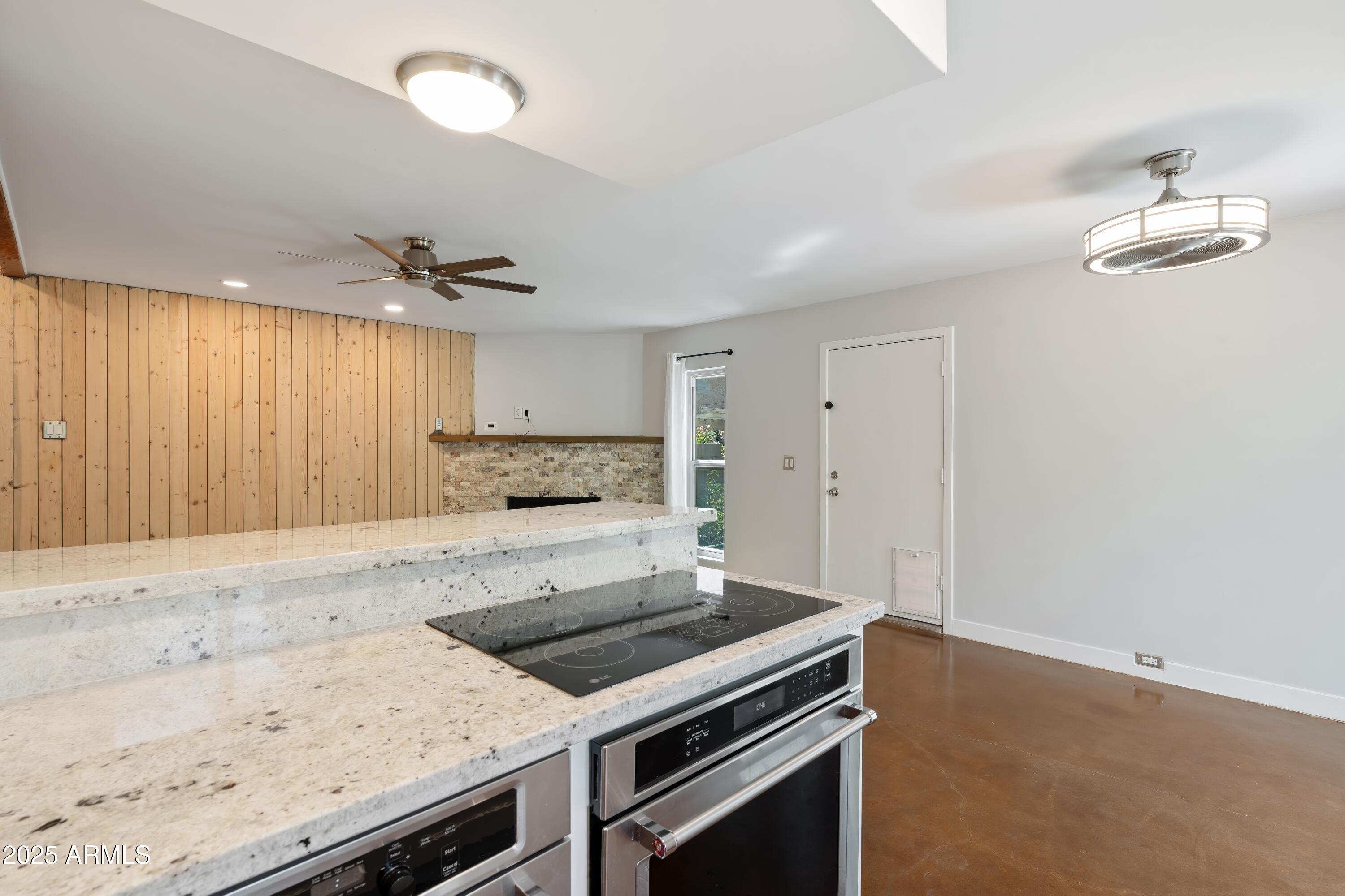 10420 N 11TH Street, 1