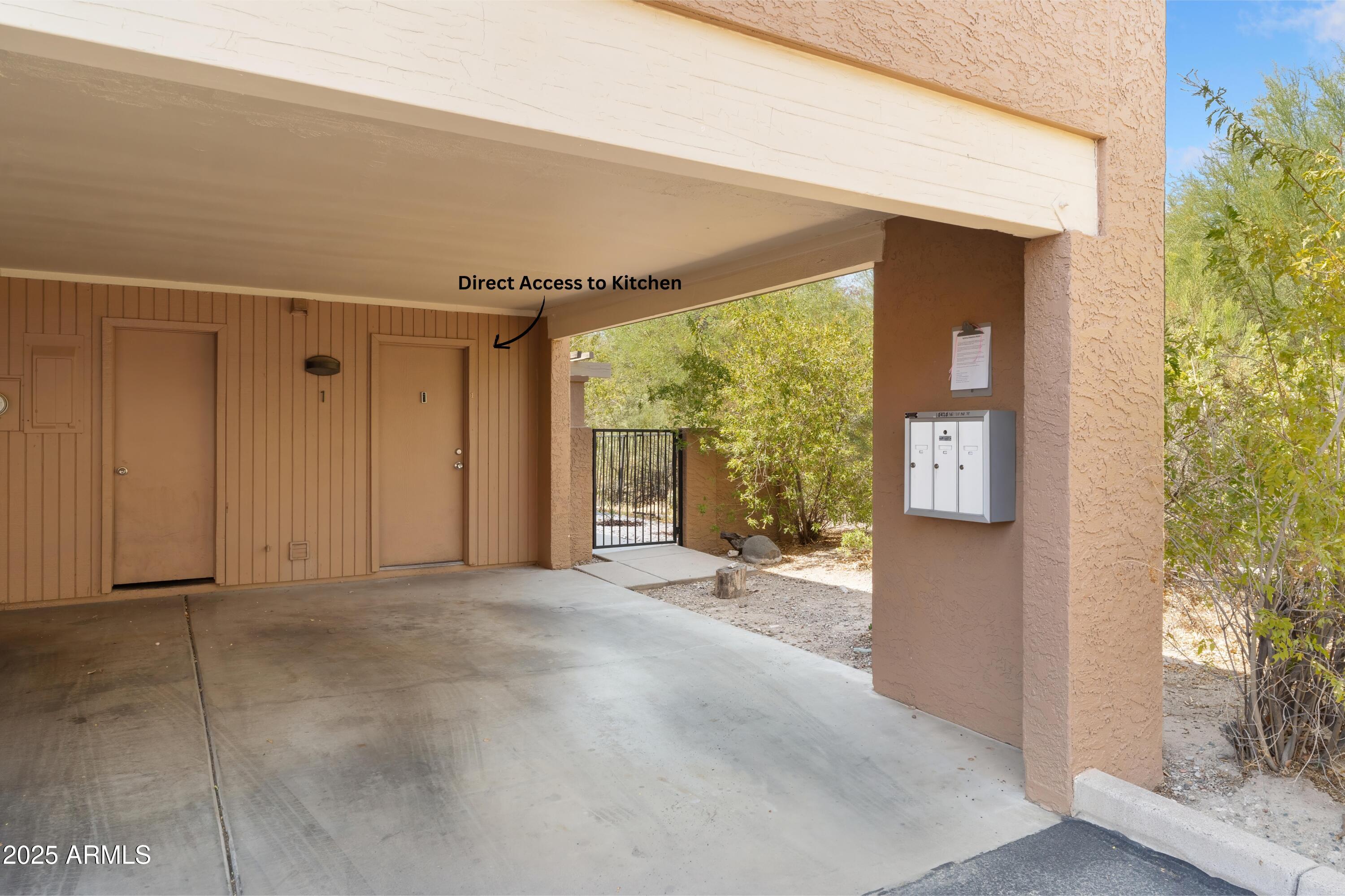 10420 N 11TH Street, 1