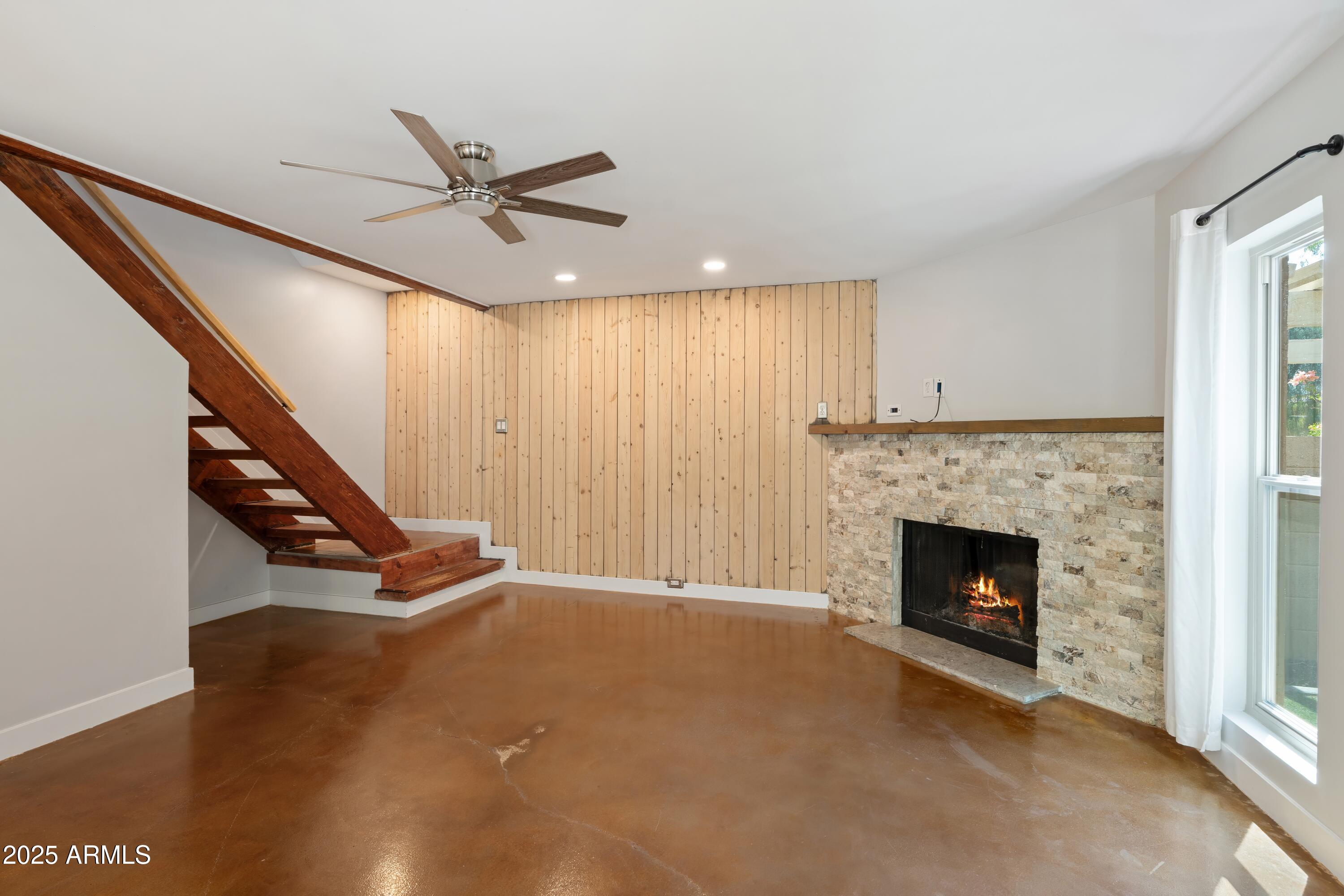 10420 N 11TH Street, 1