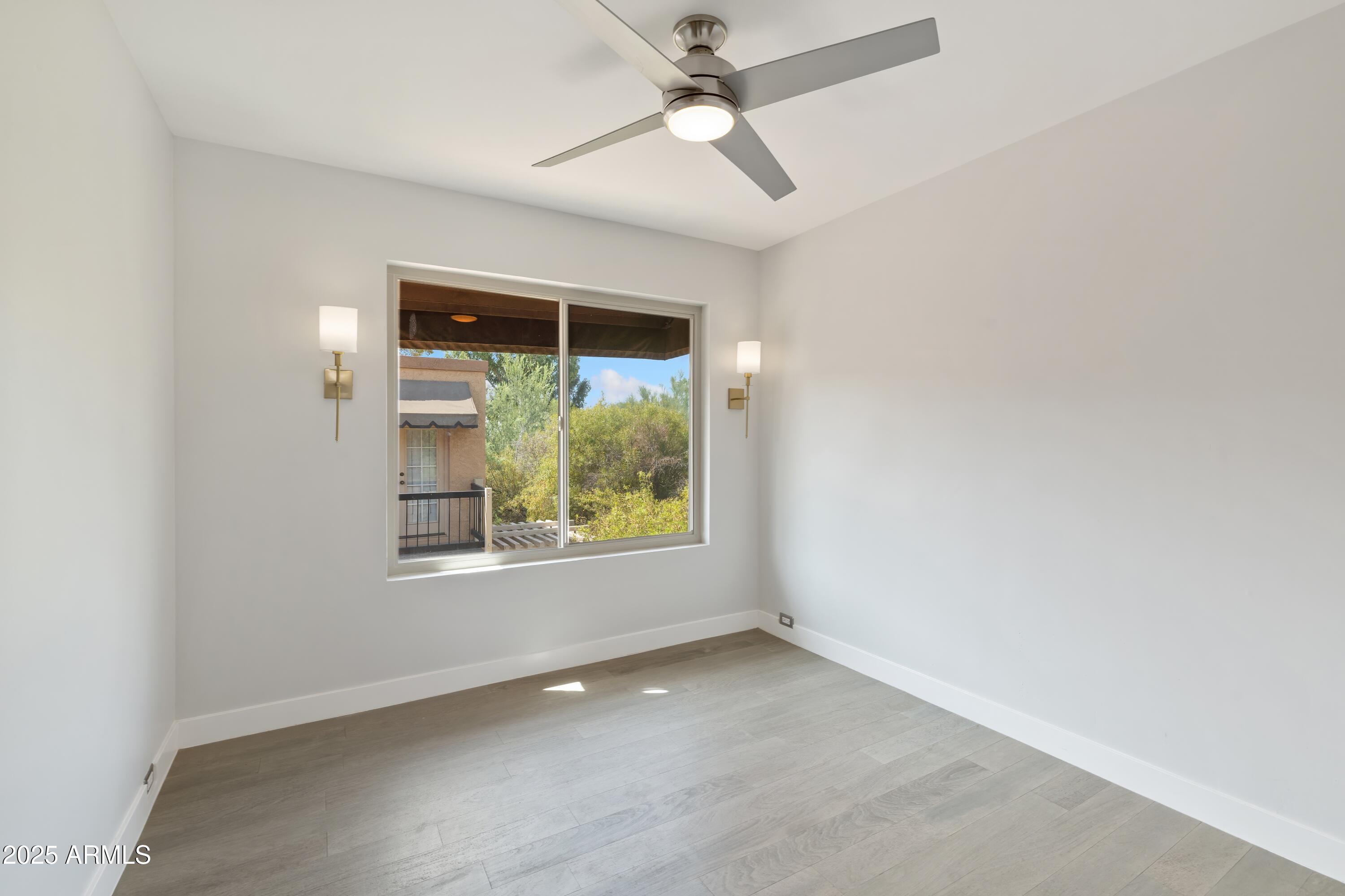 10420 N 11TH Street, 1