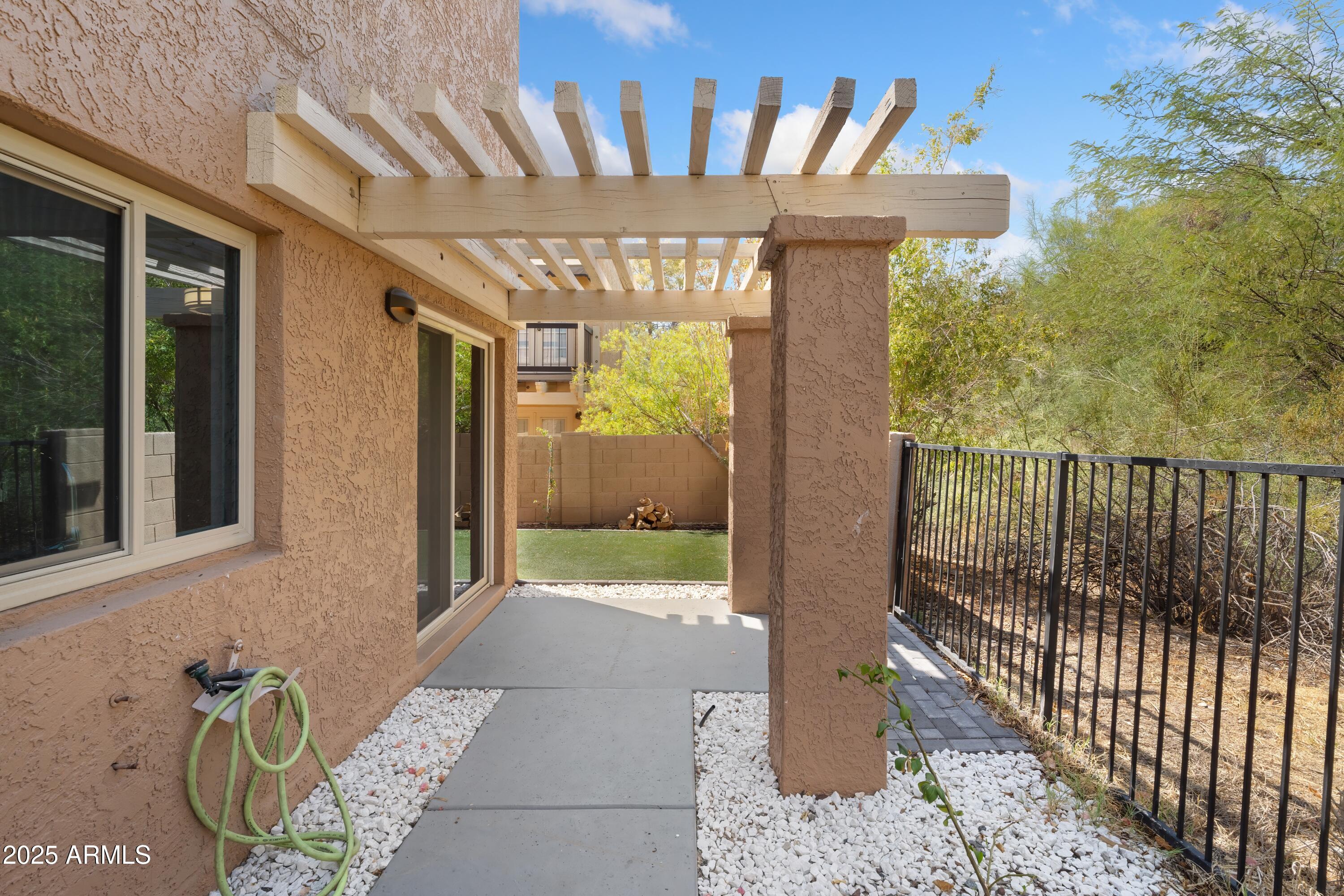 10420 N 11TH Street, 1