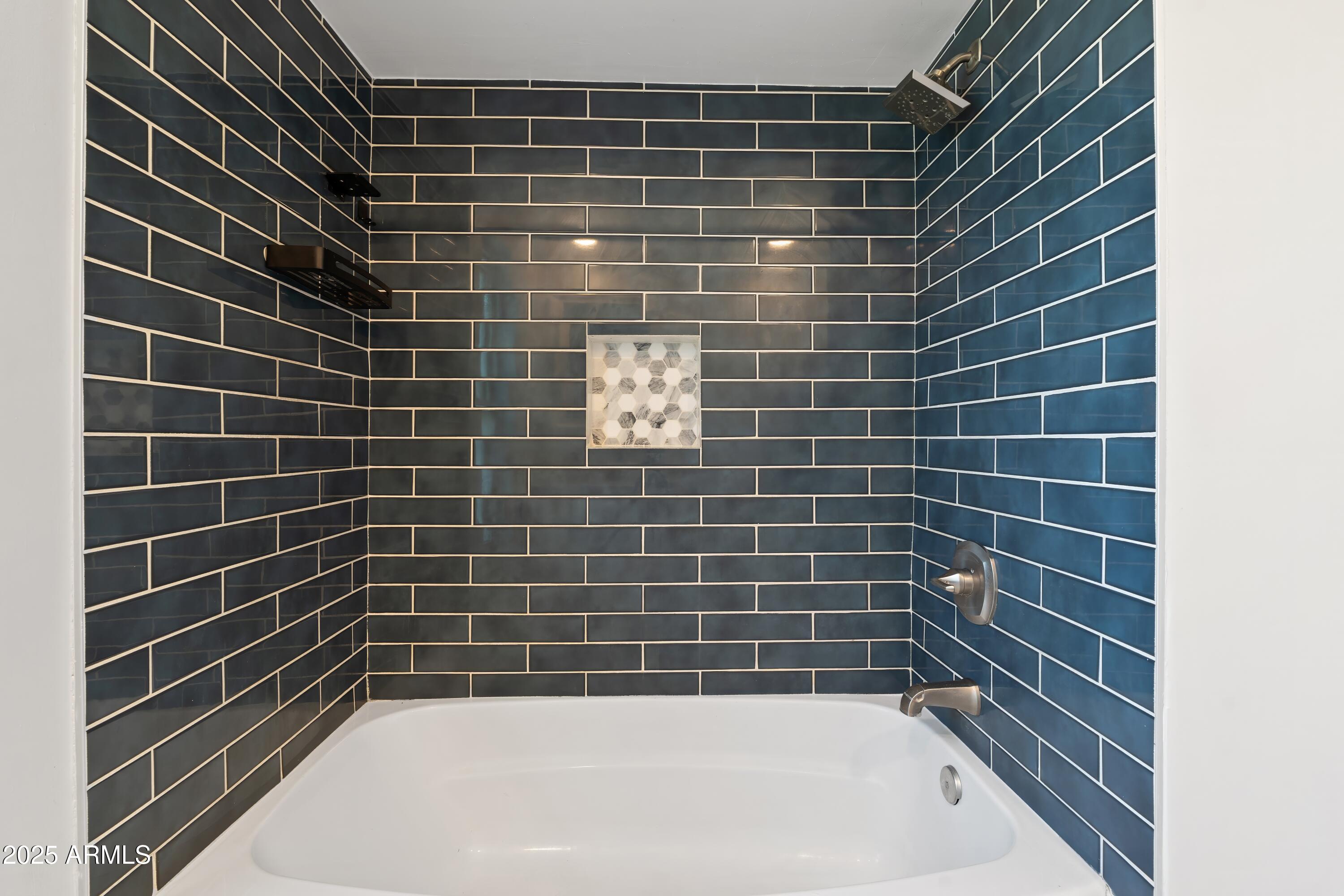 10420 N 11TH Street, 1