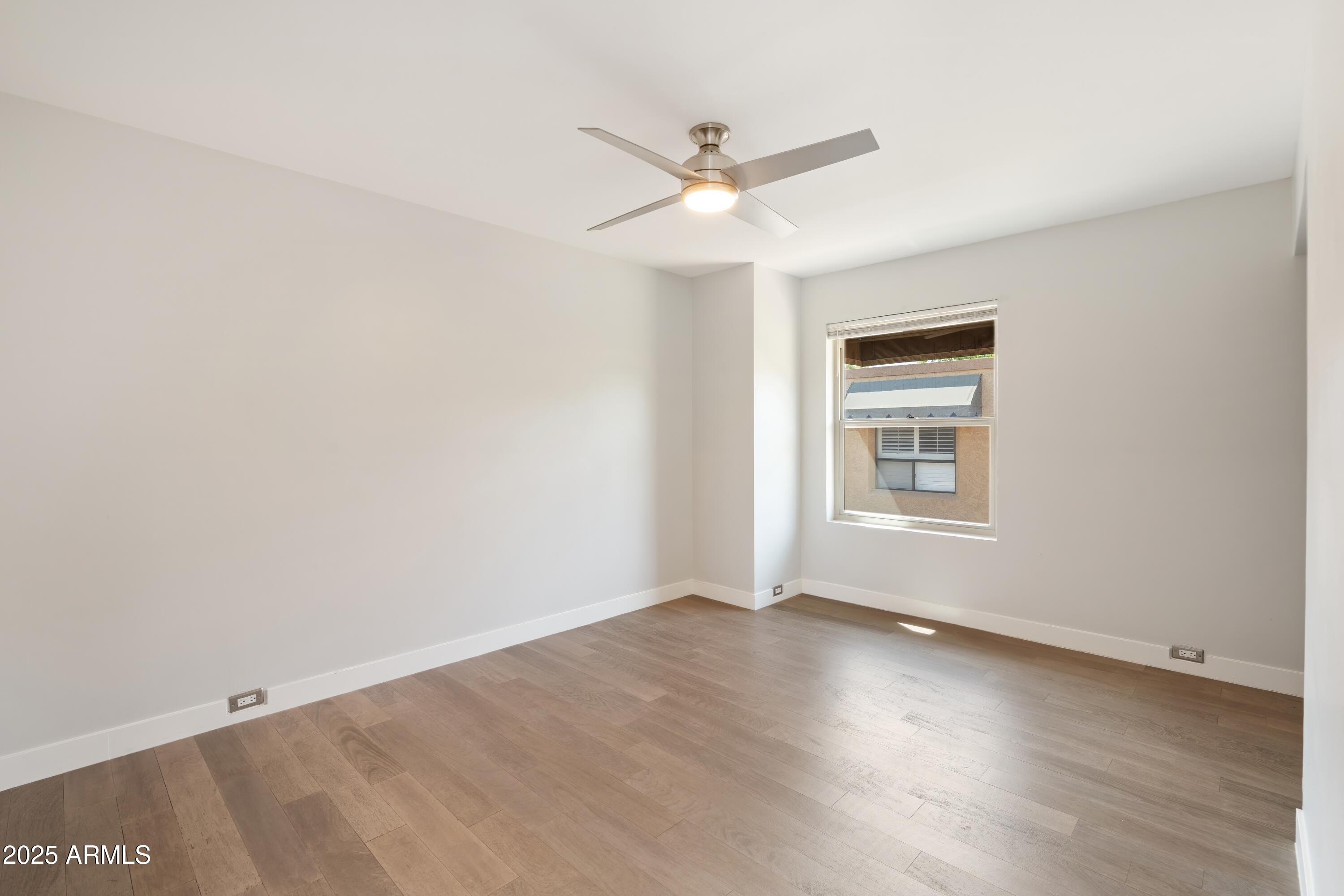 10420 N 11TH Street, 1