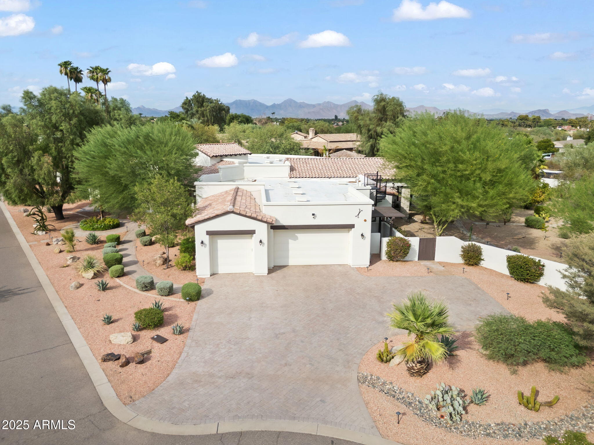 6211 N 74TH Place
