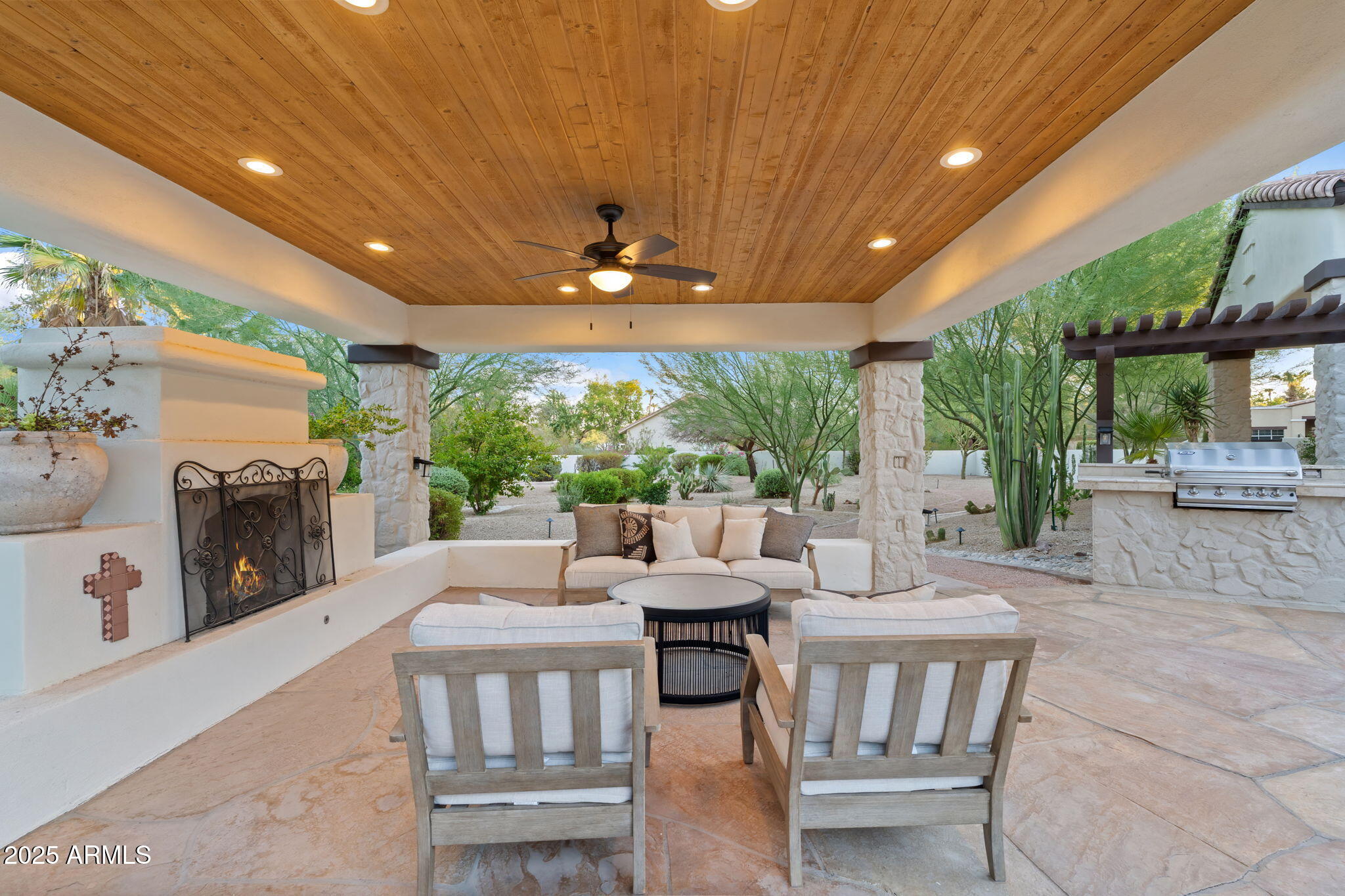 6211 N 74TH Place