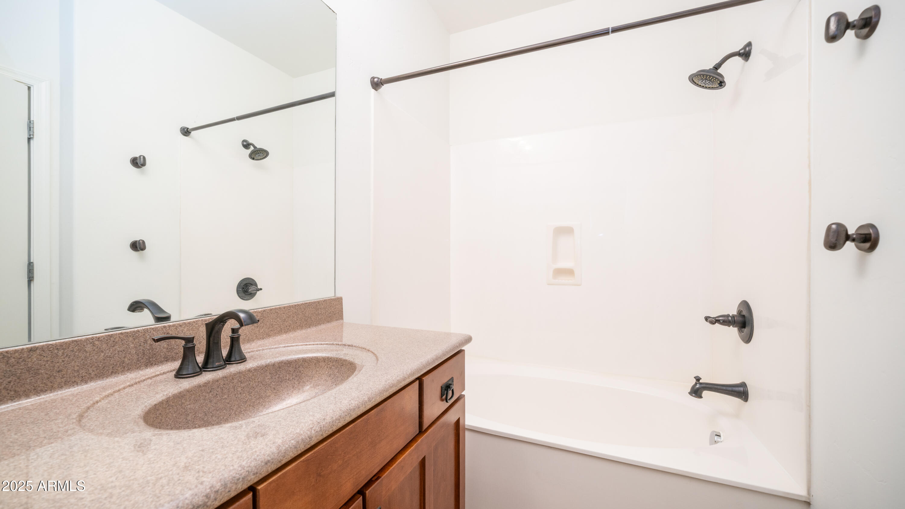 5450 E DEER VALLEY Drive 4019