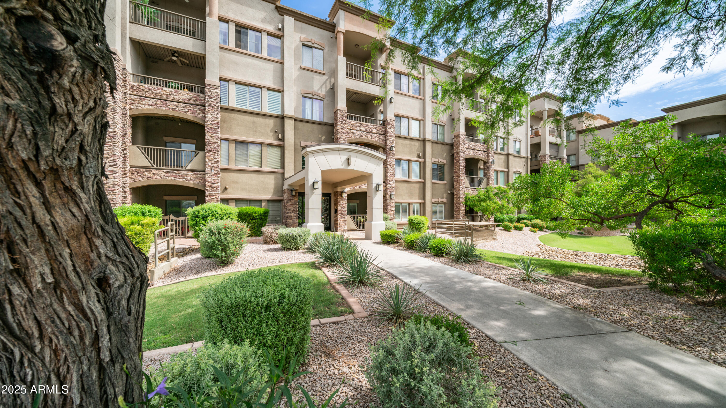 5450 E DEER VALLEY Drive 4019