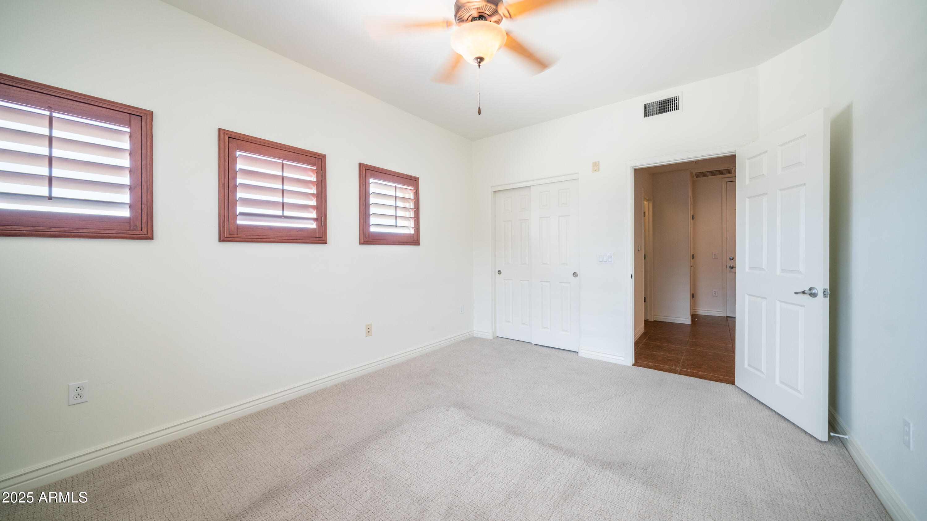 5450 E DEER VALLEY Drive 4019