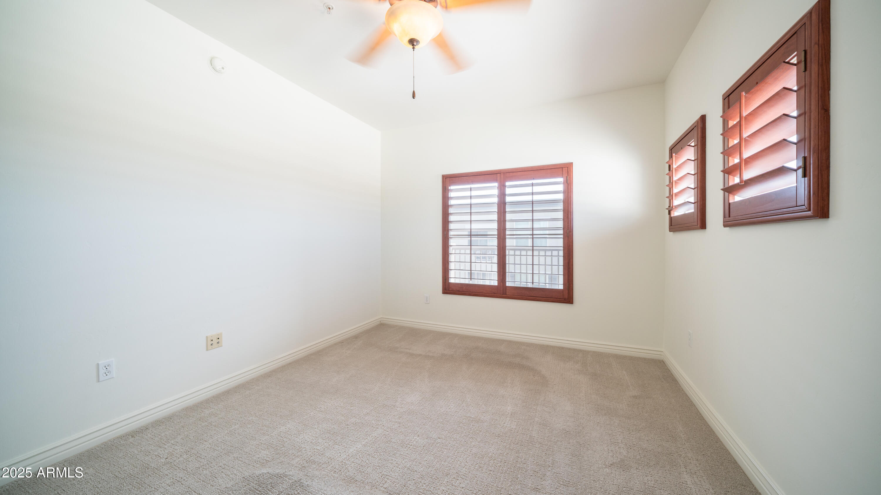 5450 E DEER VALLEY Drive 4019