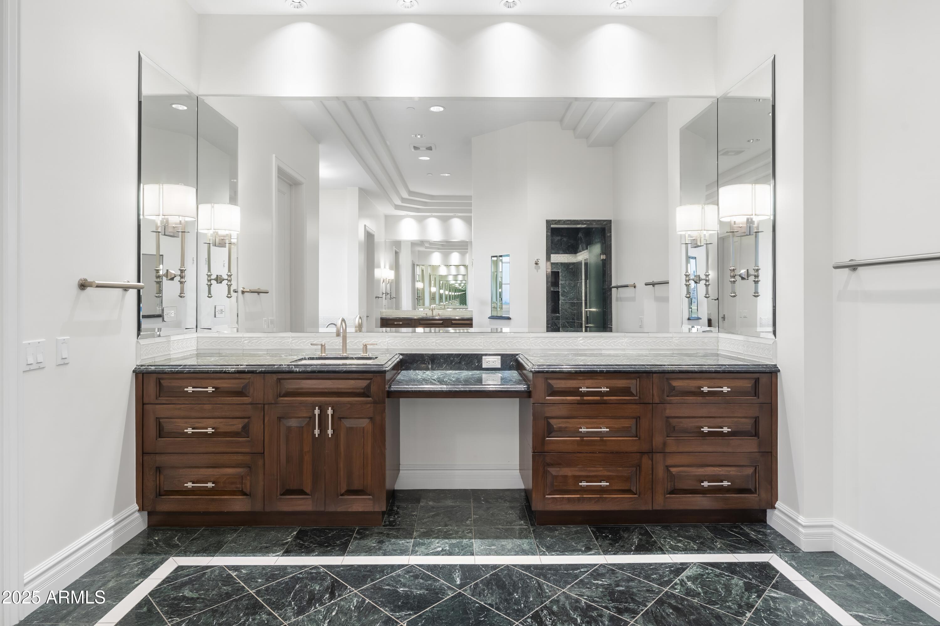 10163 E HUALAPAI Drive, 2917