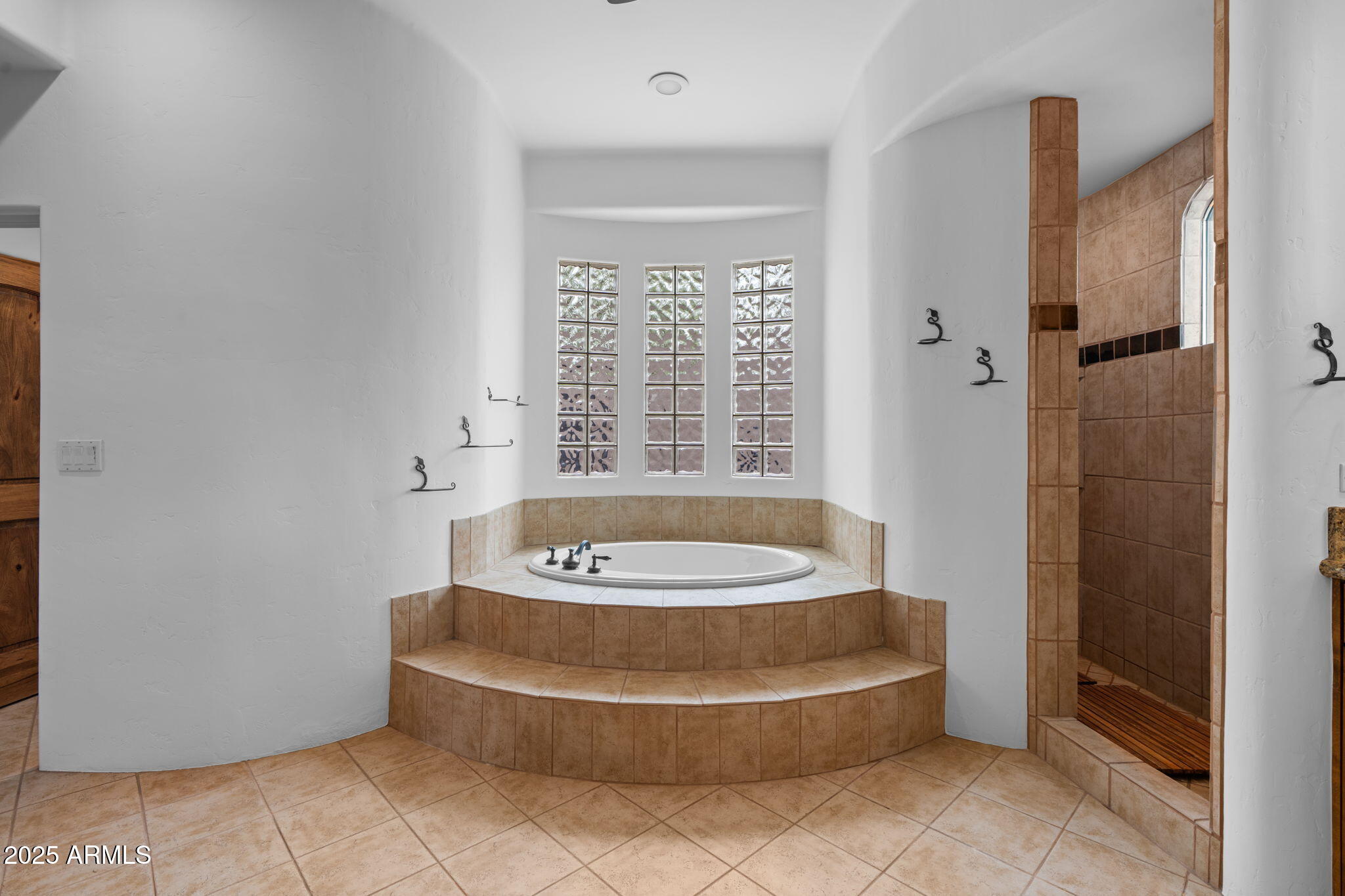 10040 E HAPPY VALLEY Road 365