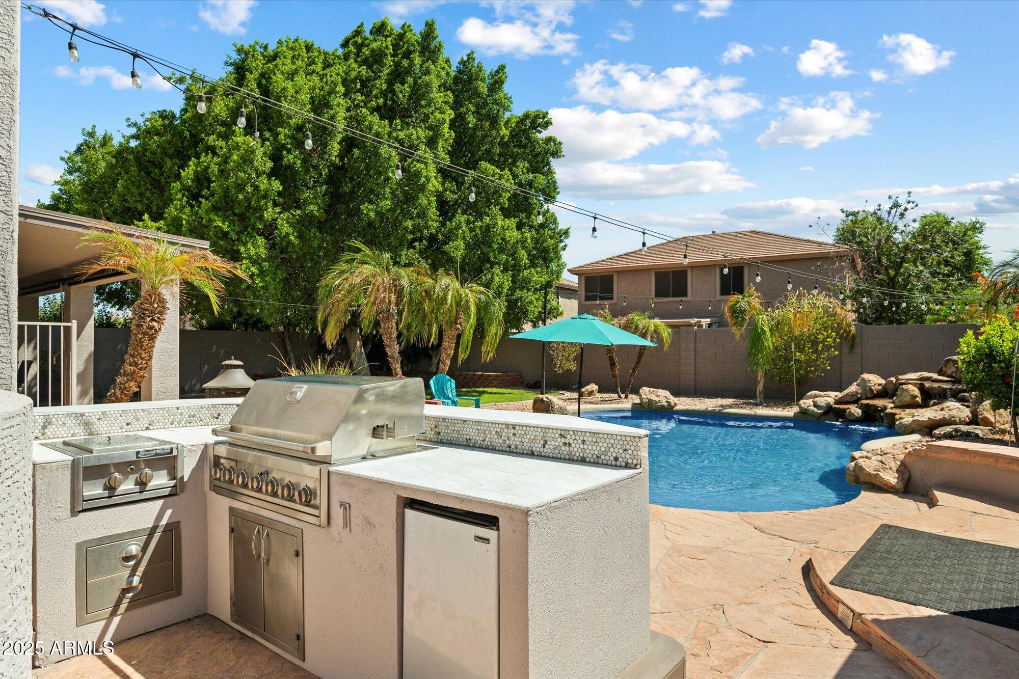 7239 W MONTE CRISTO Avenue