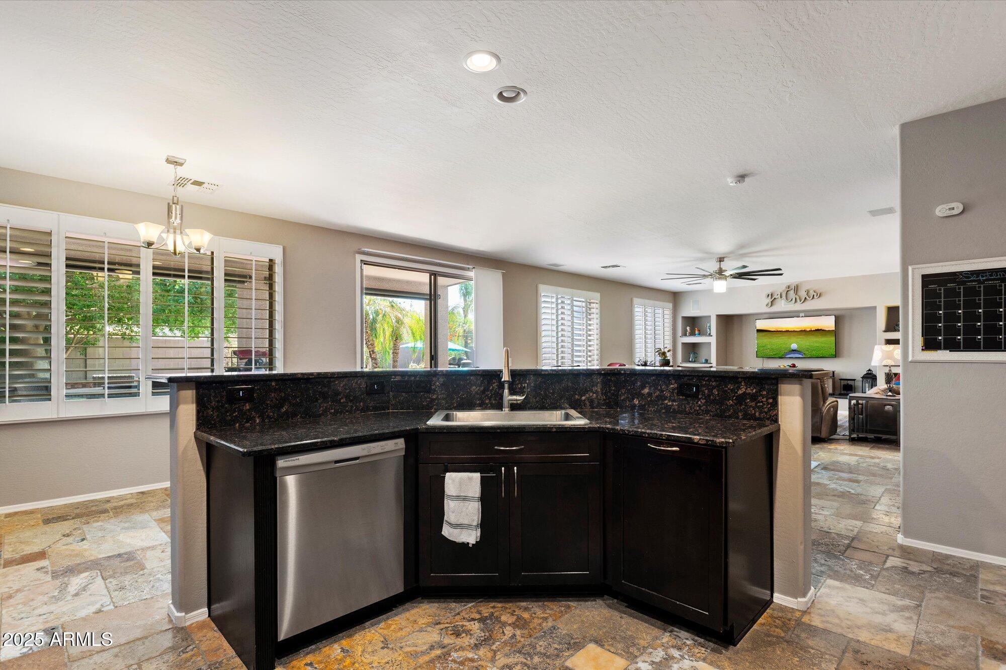 7239 W MONTE CRISTO Avenue