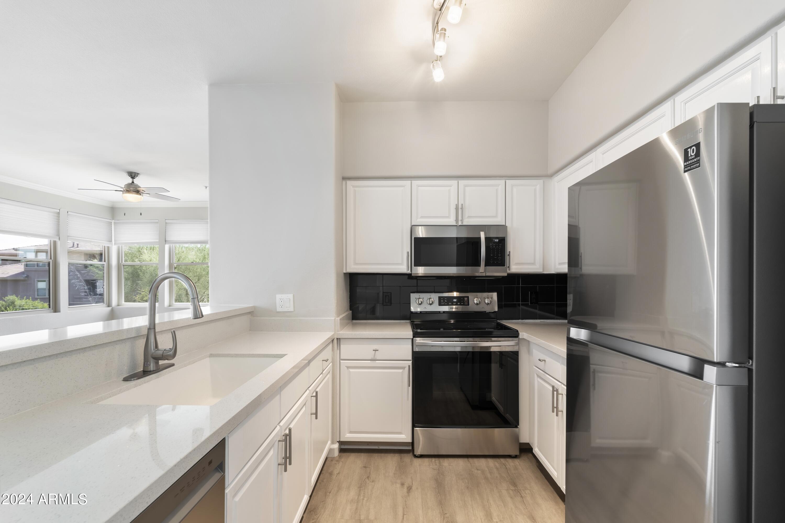 19777 N 76TH Street, 2216