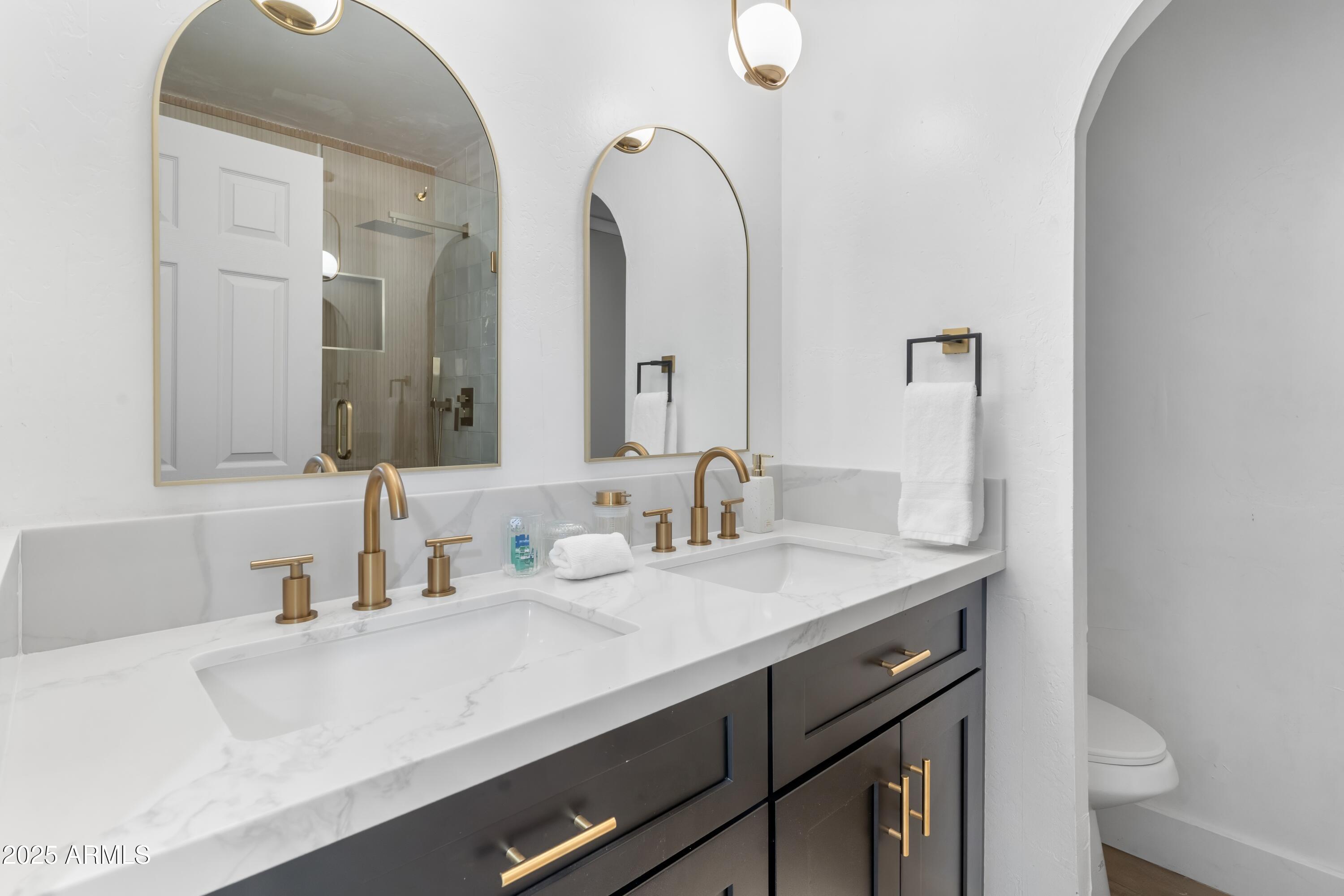 3002 N 32ND Street, 8