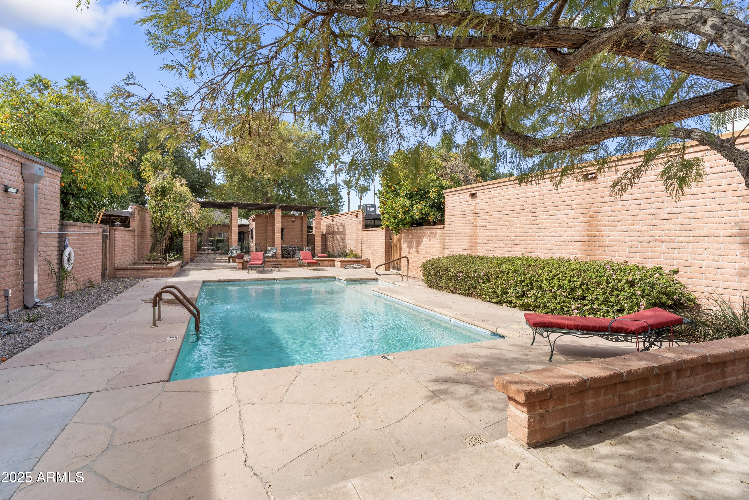 3002 N 32ND Street, 8