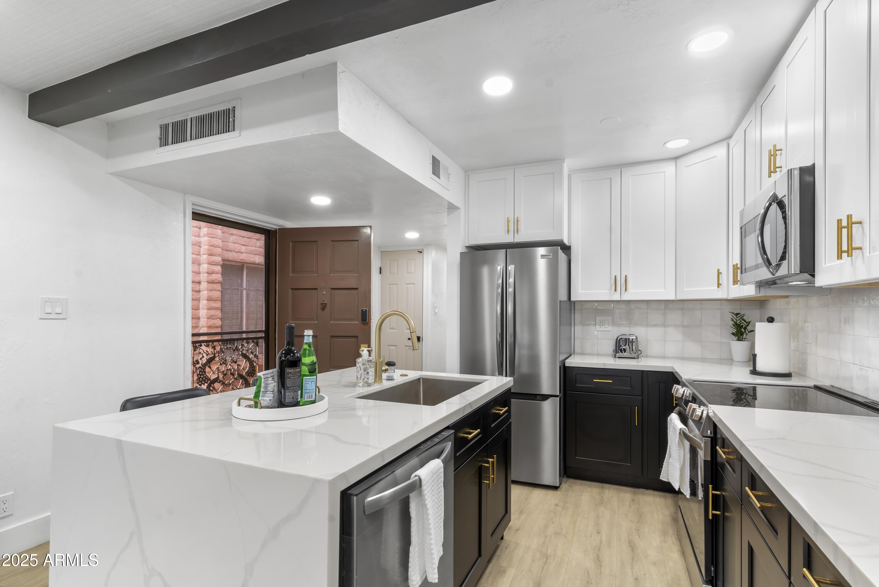 3002 N 32ND Street, 8