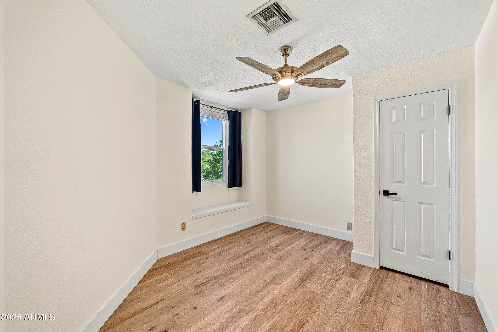 5012 E BLANCHE Drive