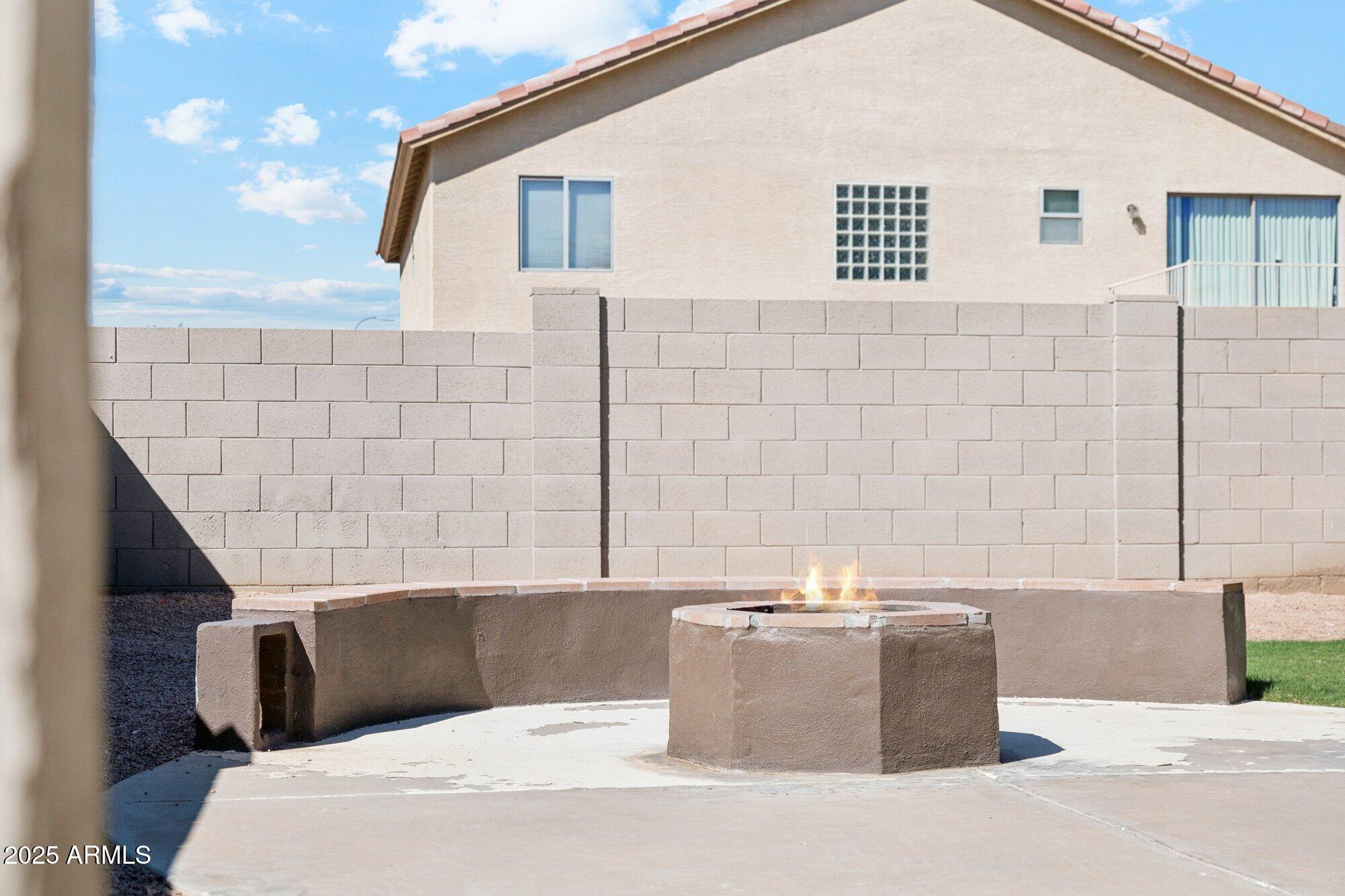 4332 W CARSON Road