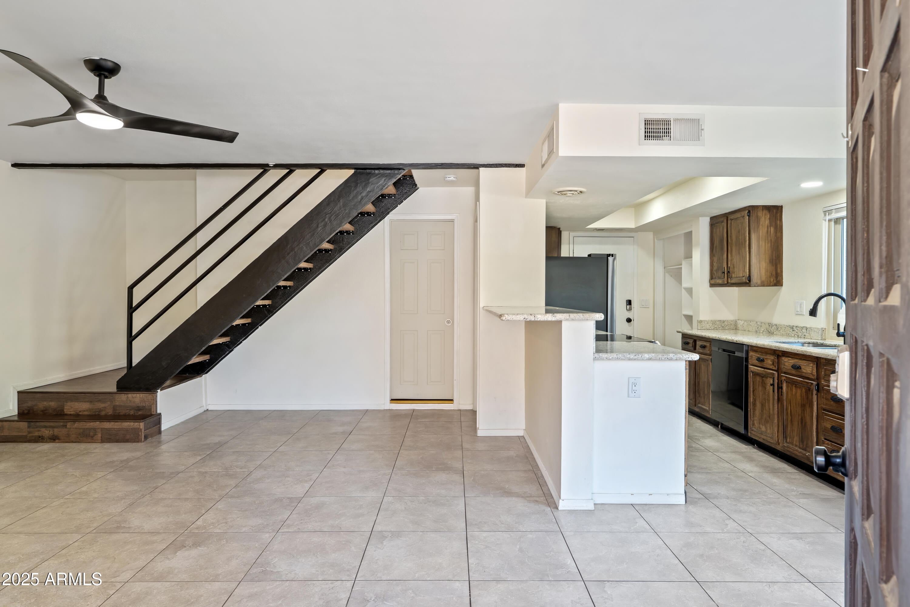 10420 N 11TH Street, 3