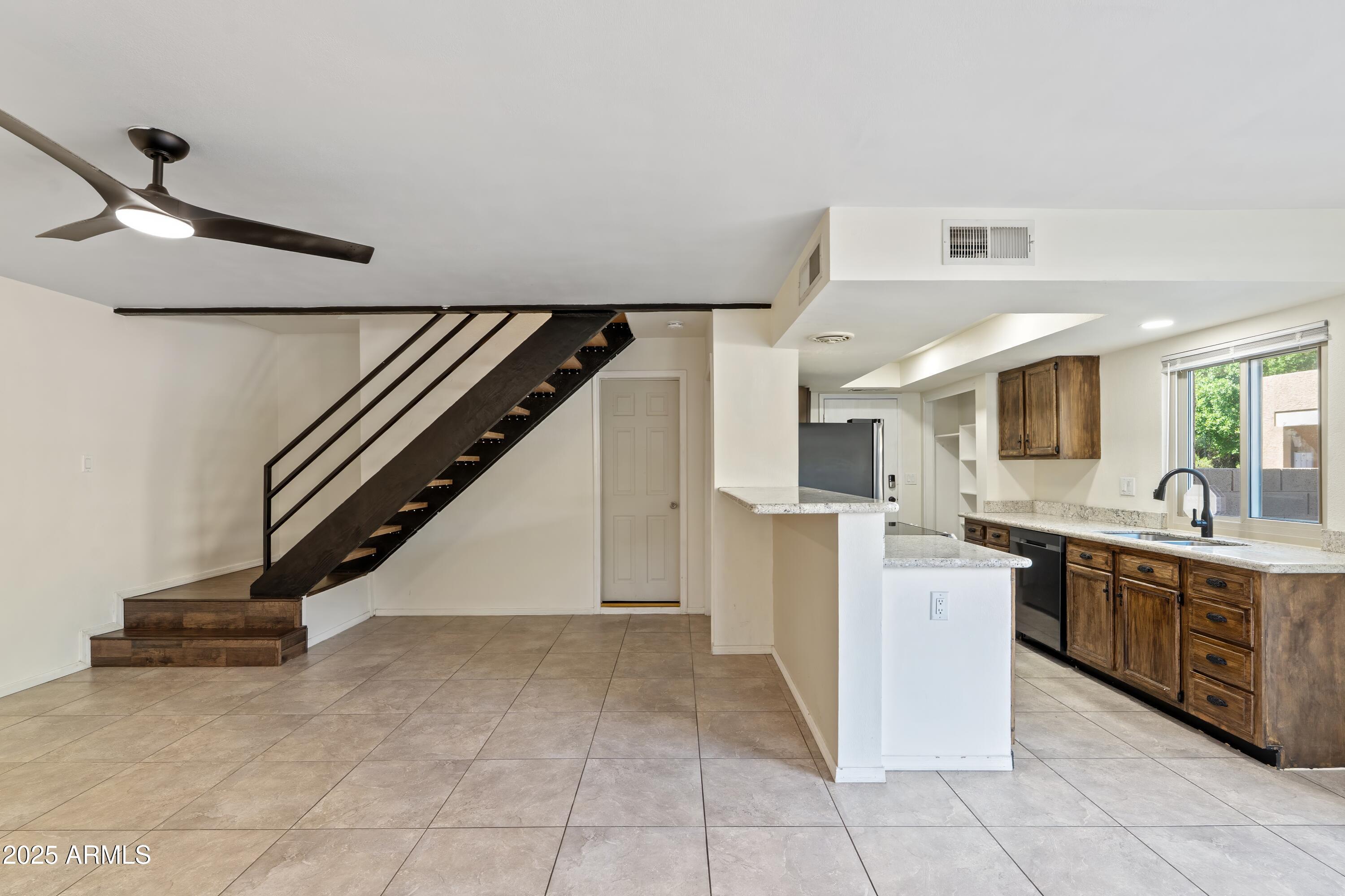 10420 N 11TH Street, 3