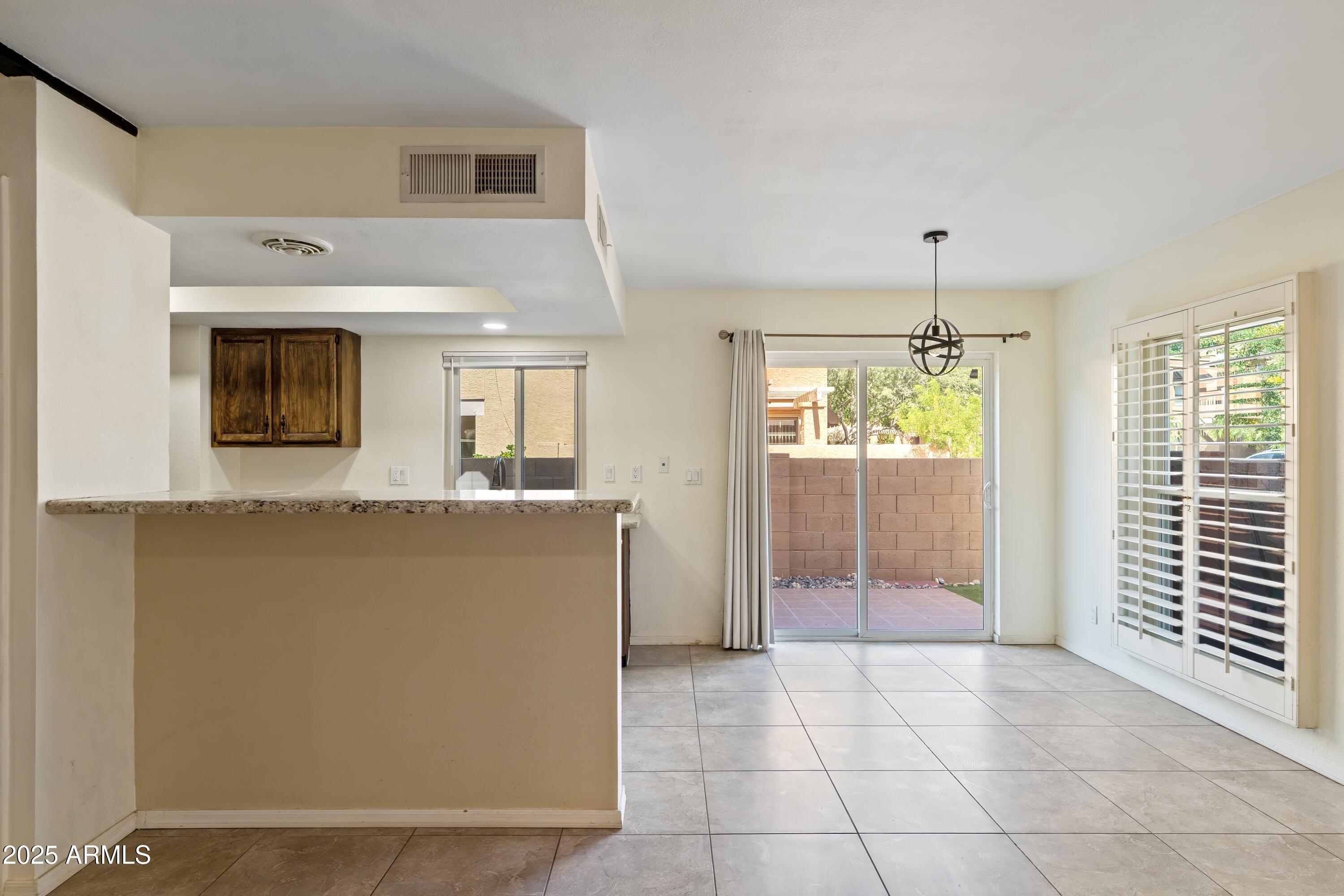 10420 N 11TH Street, 3