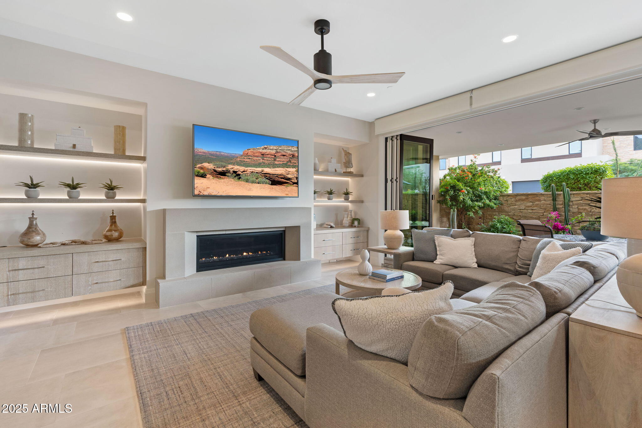 5577 E STELLA Lane