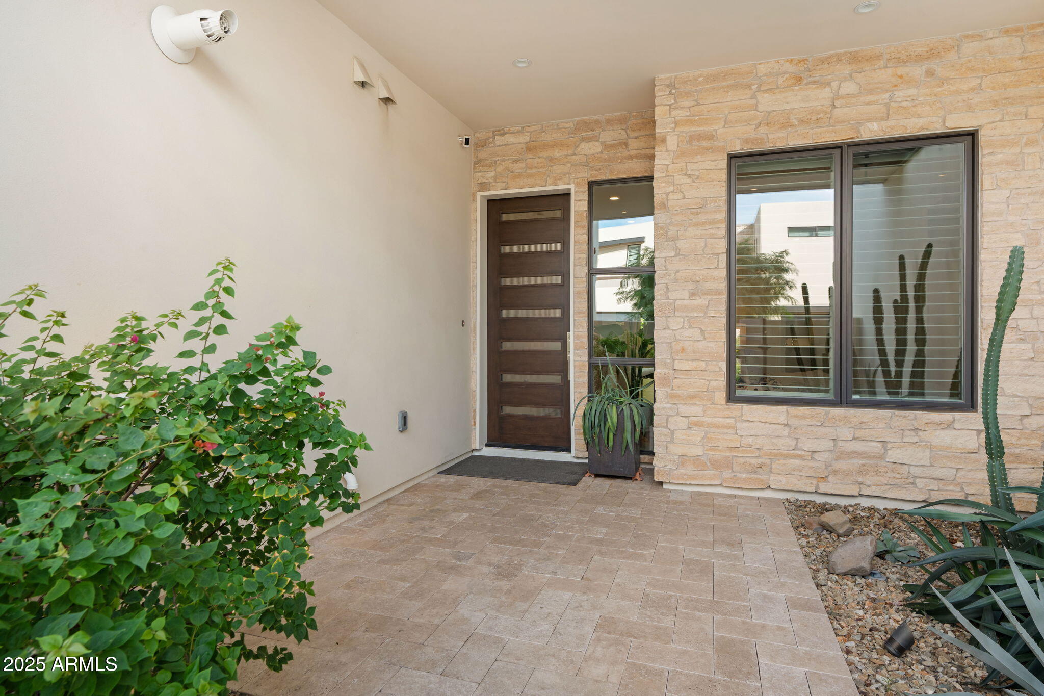 5577 E STELLA Lane