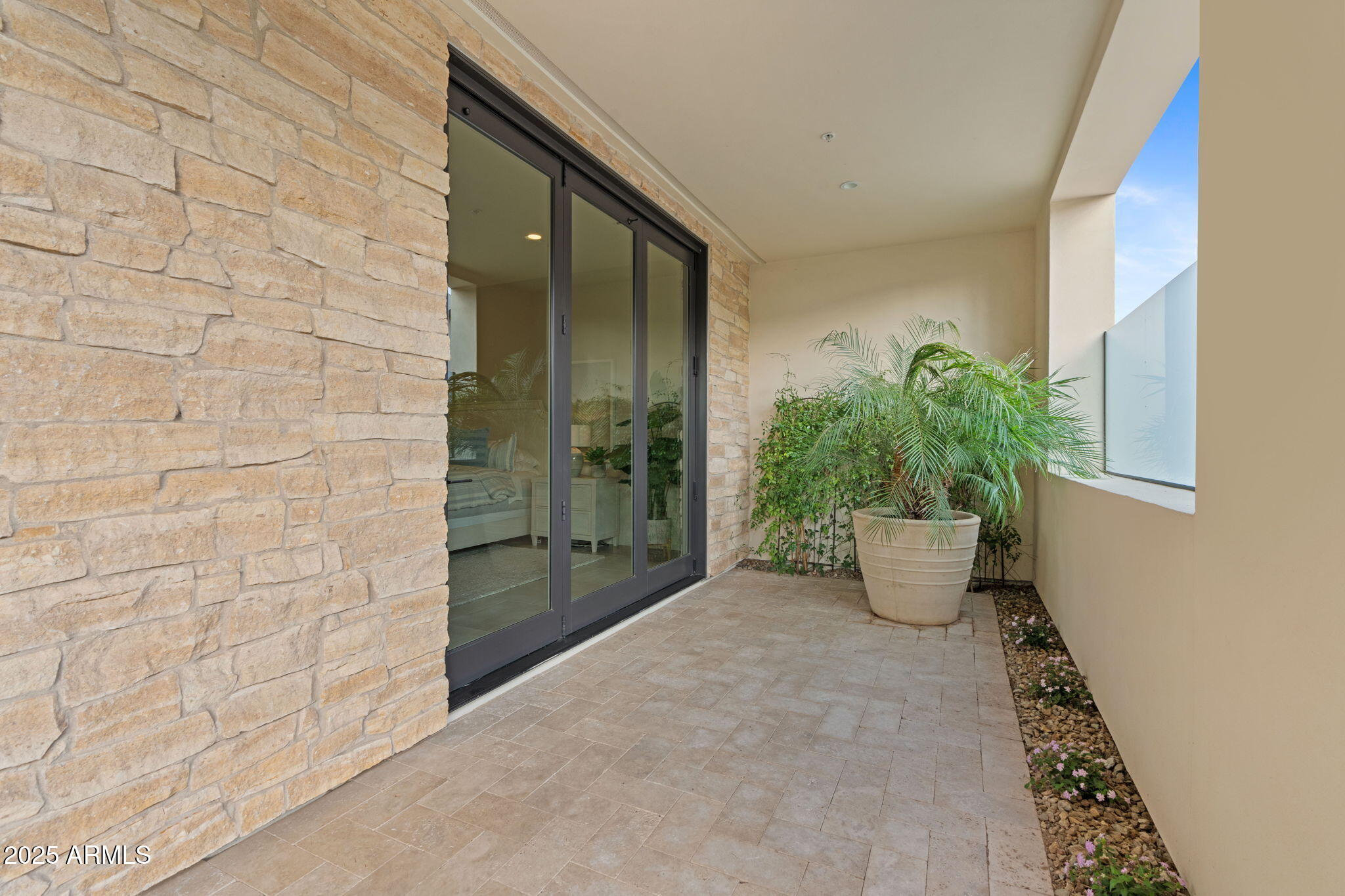 5577 E STELLA Lane