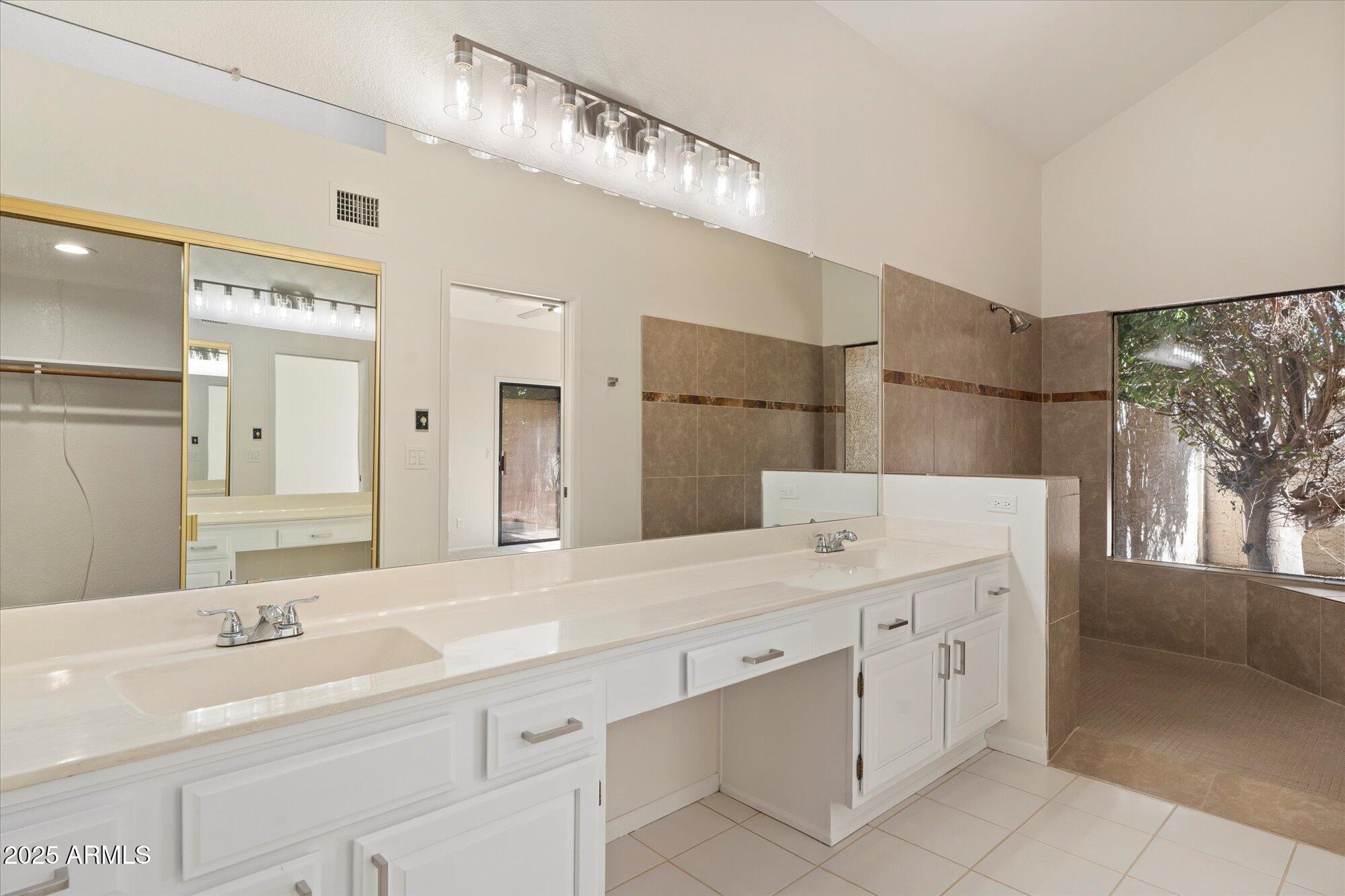 10089 E SAN SALVADOR Drive