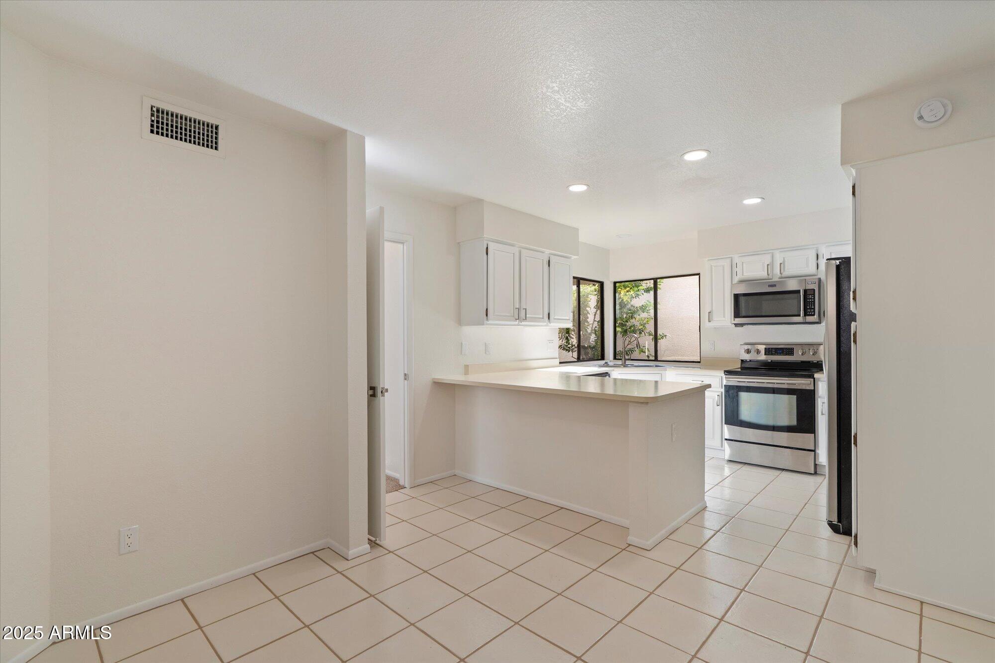 10089 E SAN SALVADOR Drive