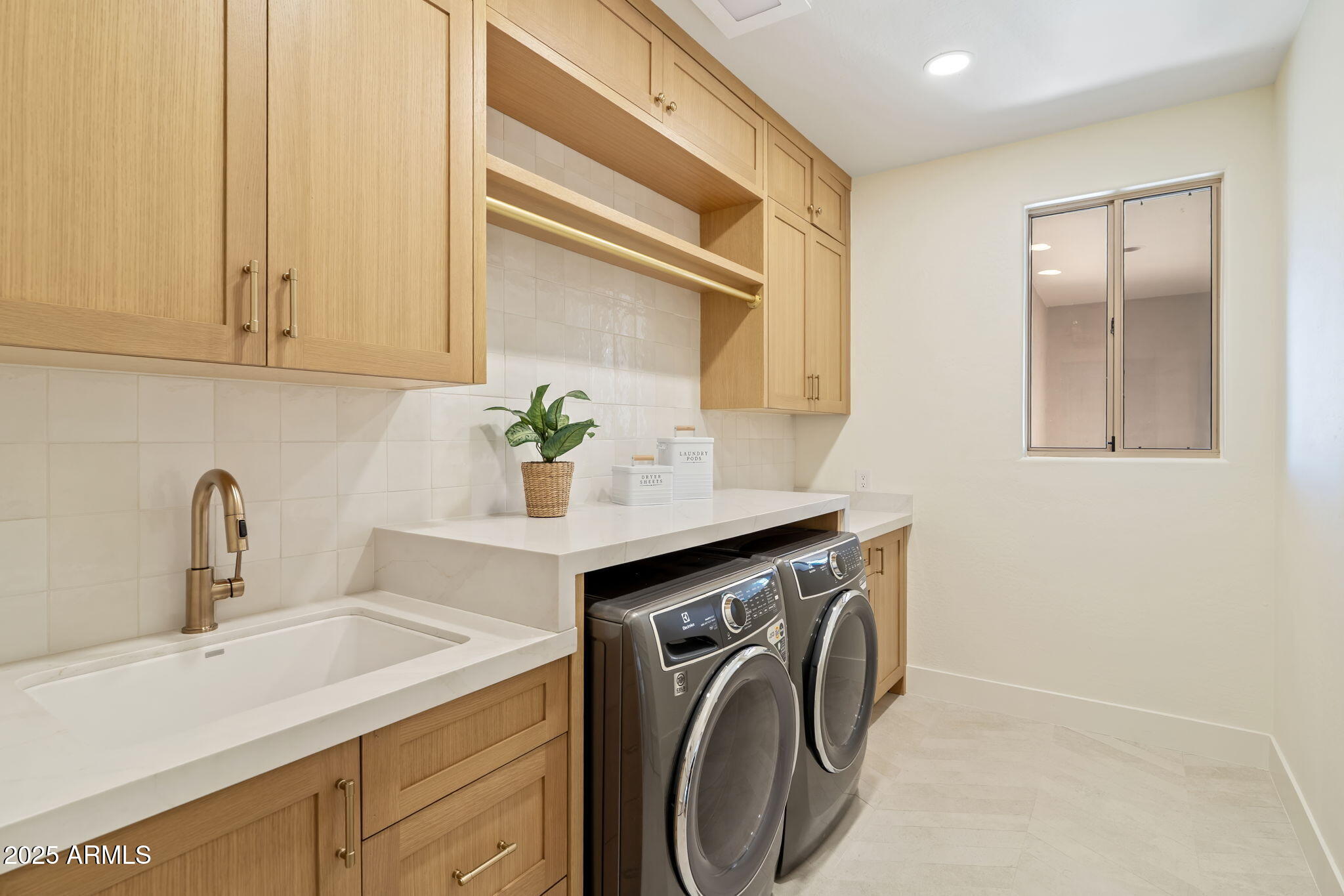 9280 E THOMPSON PEAK Parkway, 25