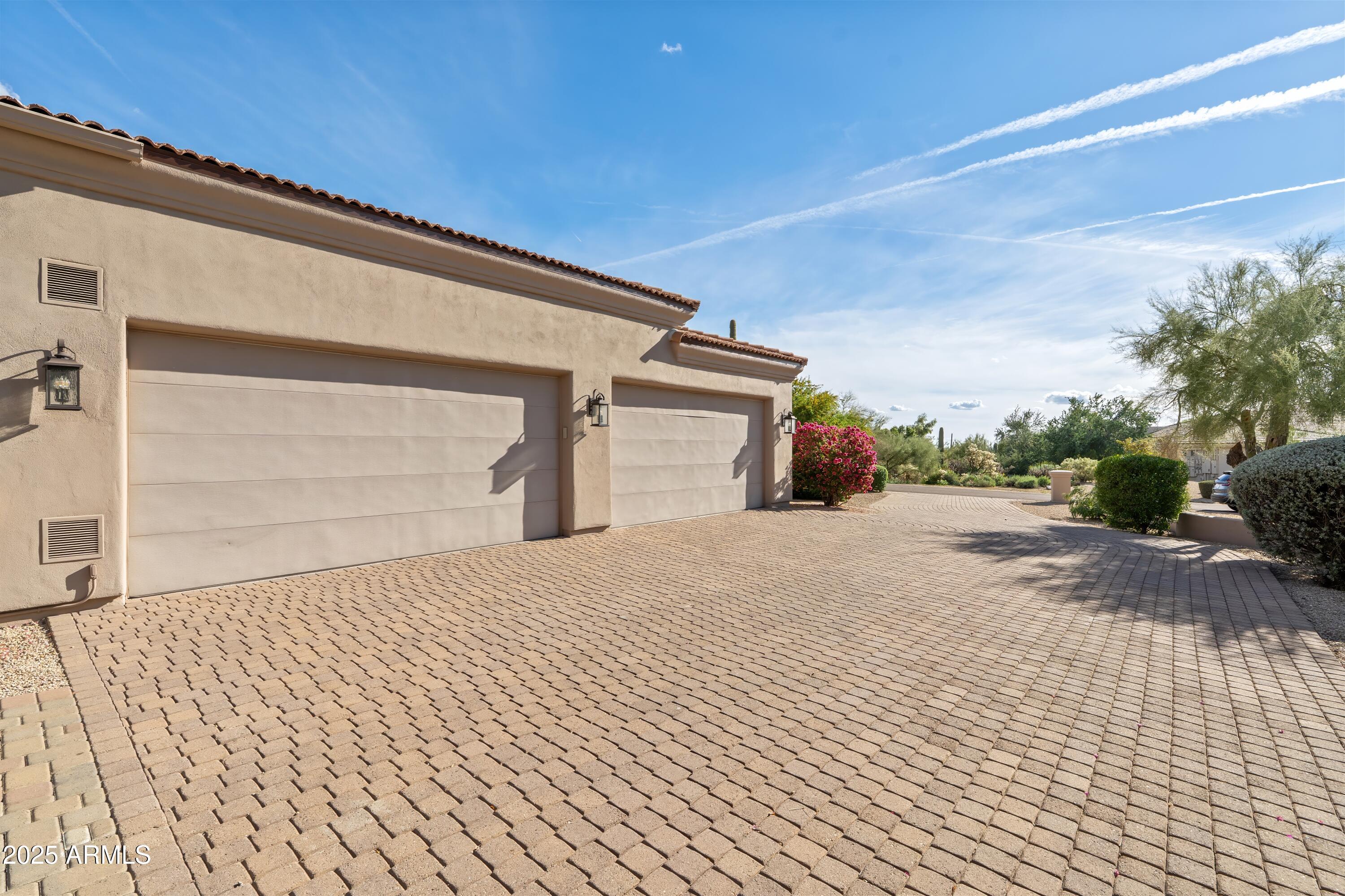 6938 E LOMAS VERDES Drive