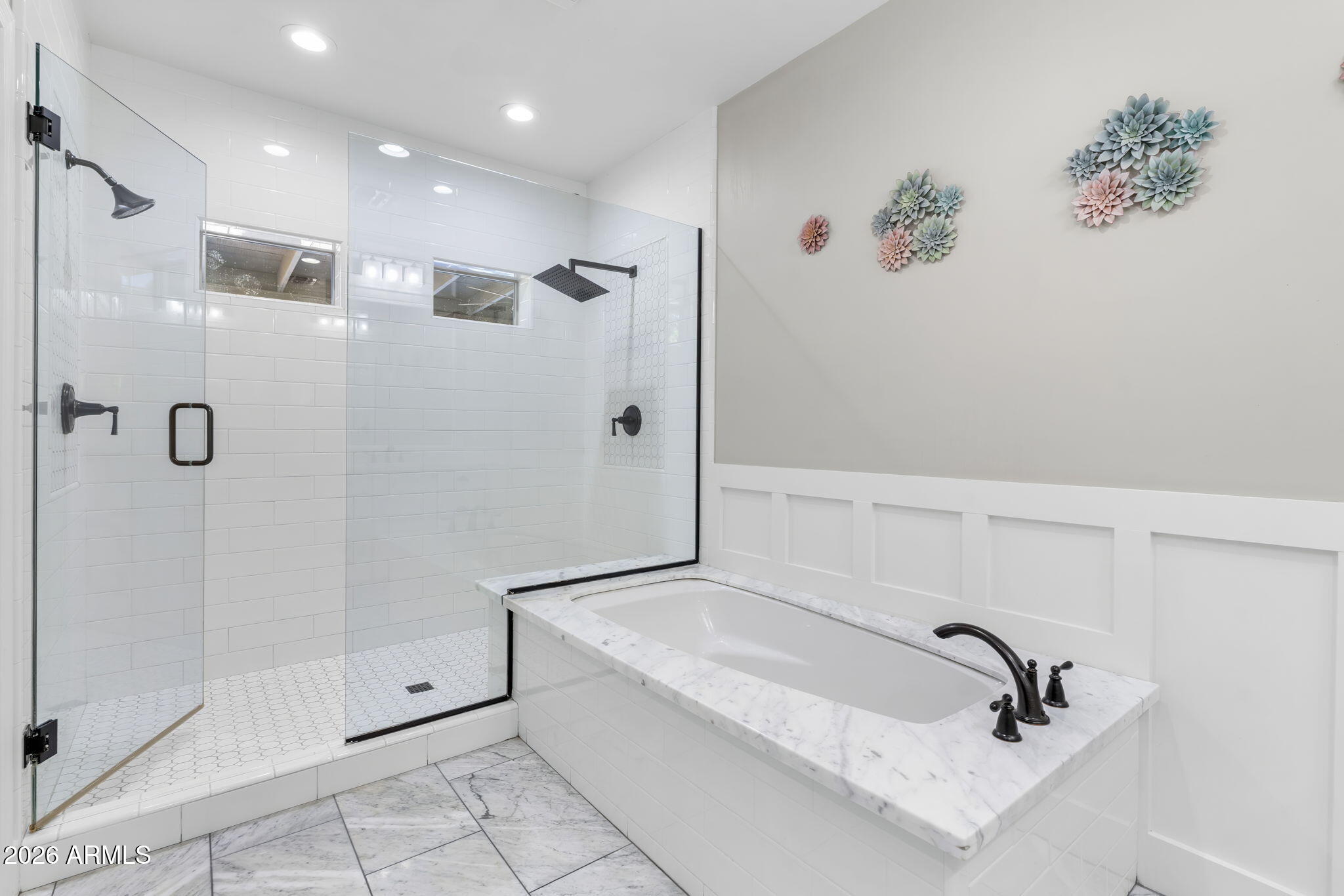 5926 E HARTFORD Avenue