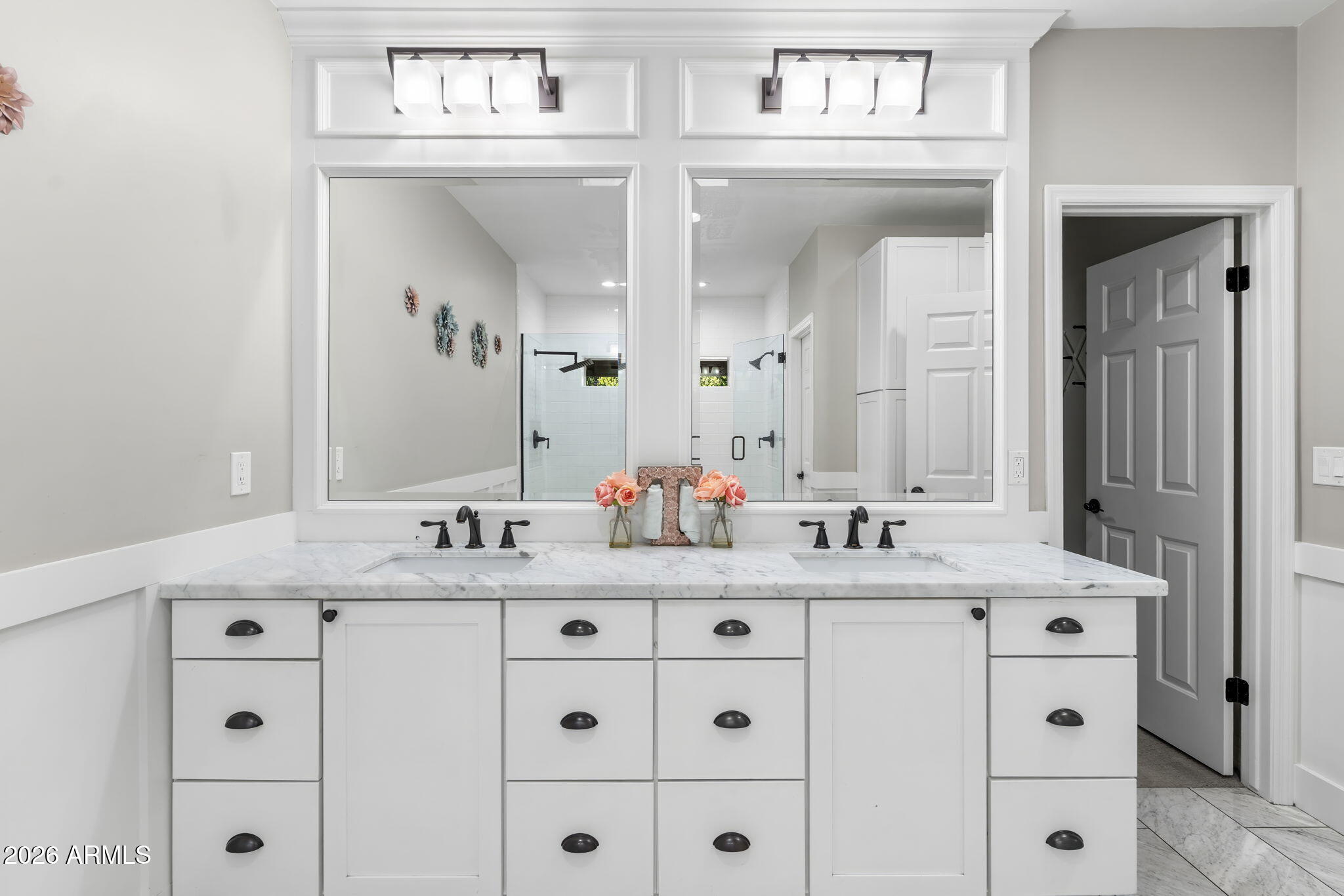 5926 E HARTFORD Avenue