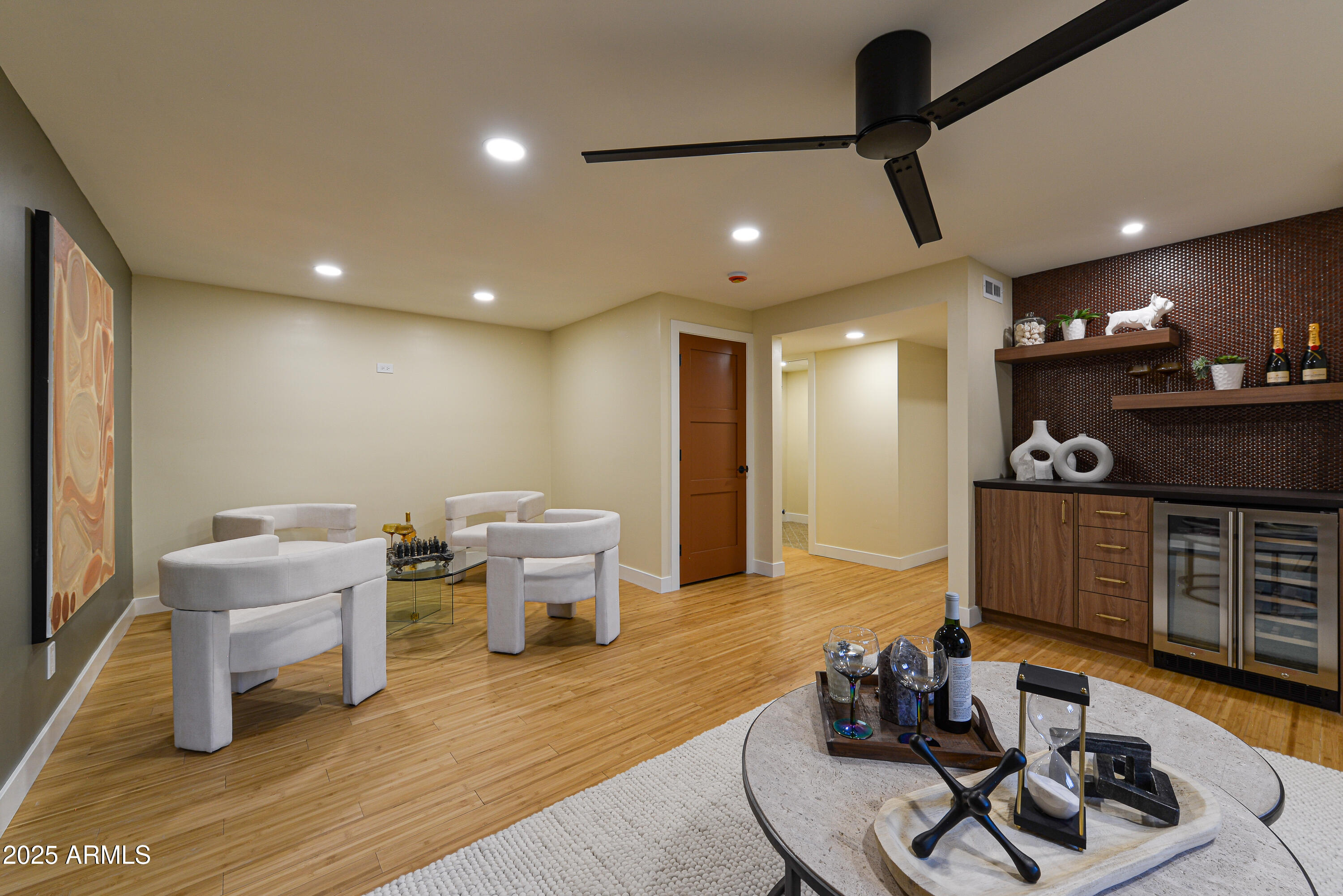 8532 E SAN MIGUEL Avenue