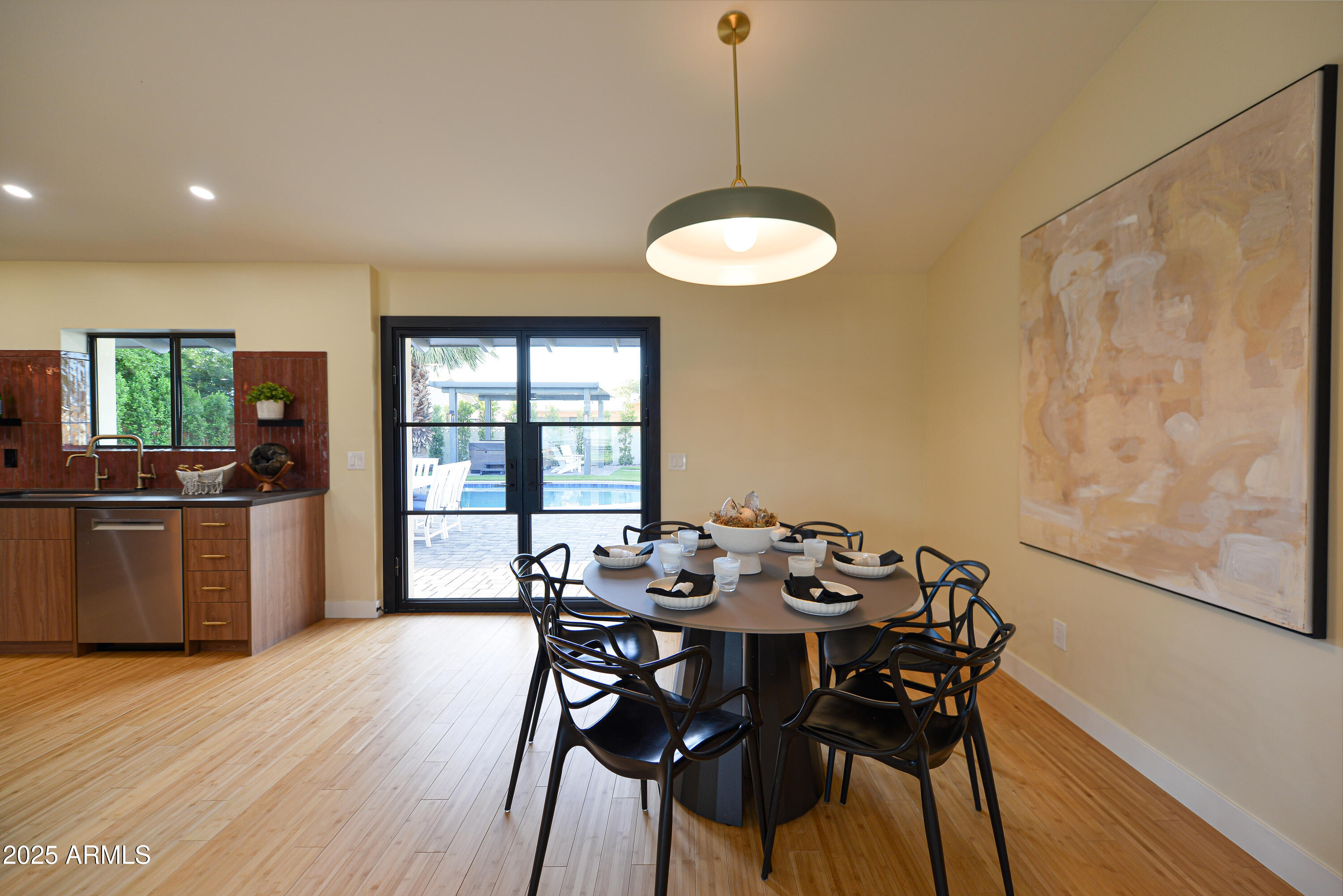 8532 E SAN MIGUEL Avenue