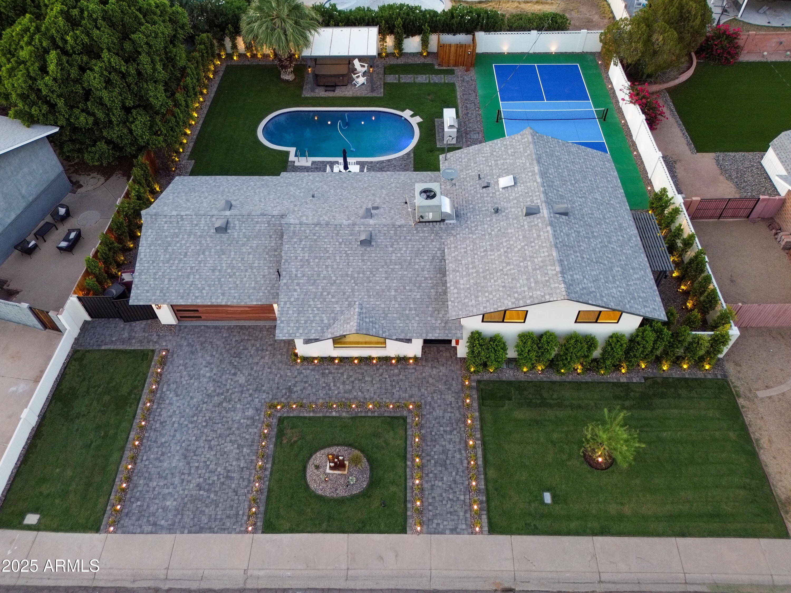 8532 E SAN MIGUEL Avenue