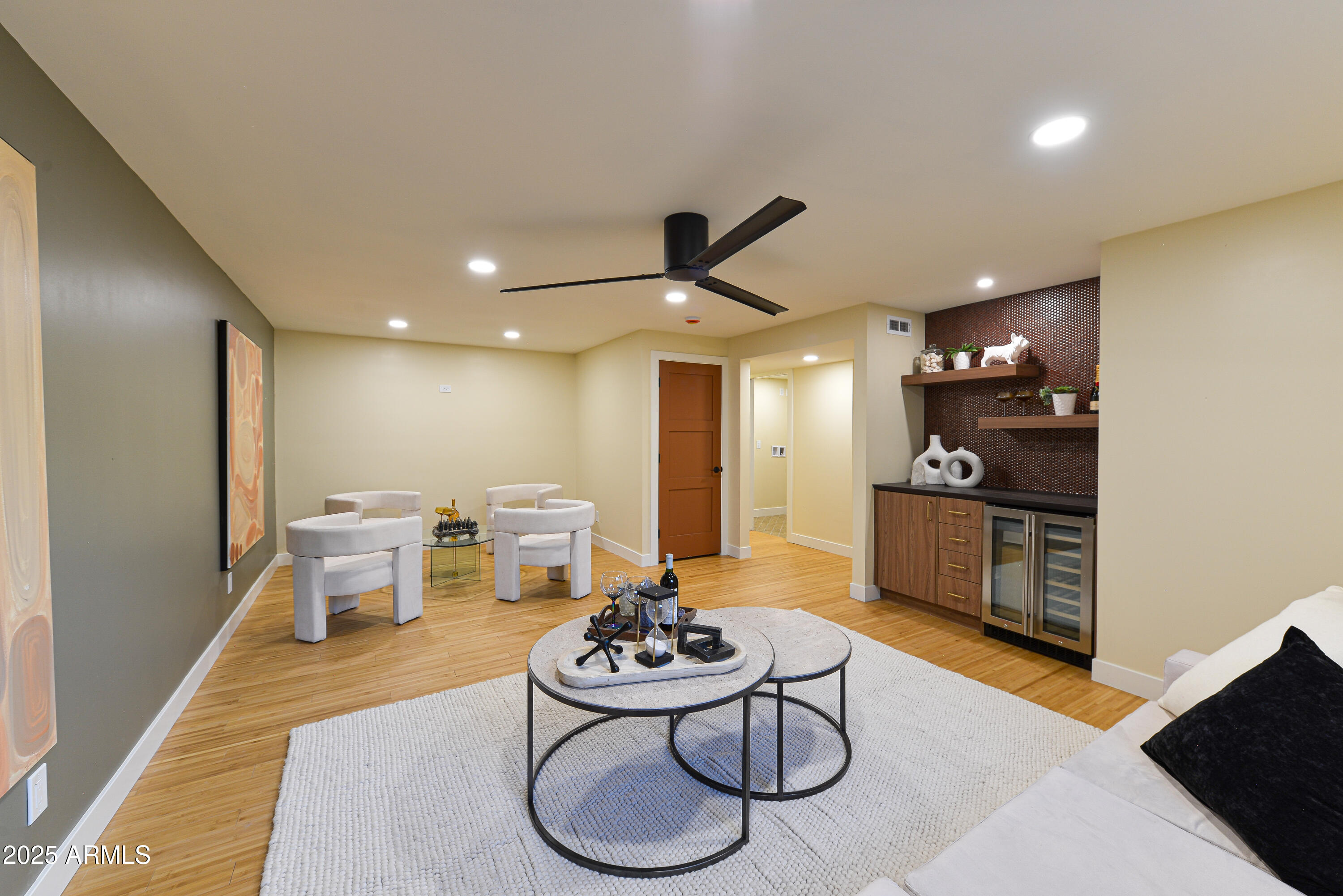 8532 E SAN MIGUEL Avenue