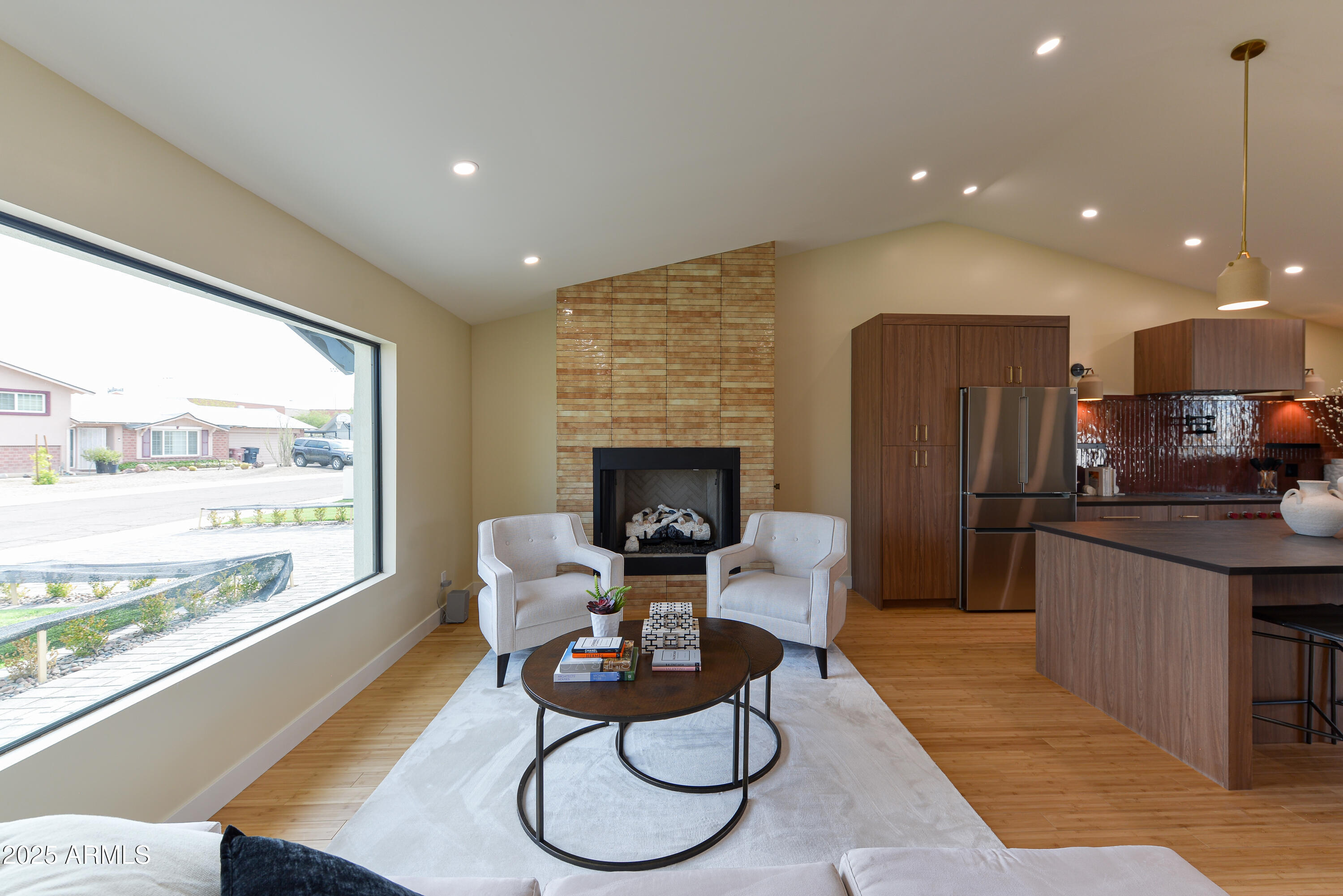 8532 E SAN MIGUEL Avenue