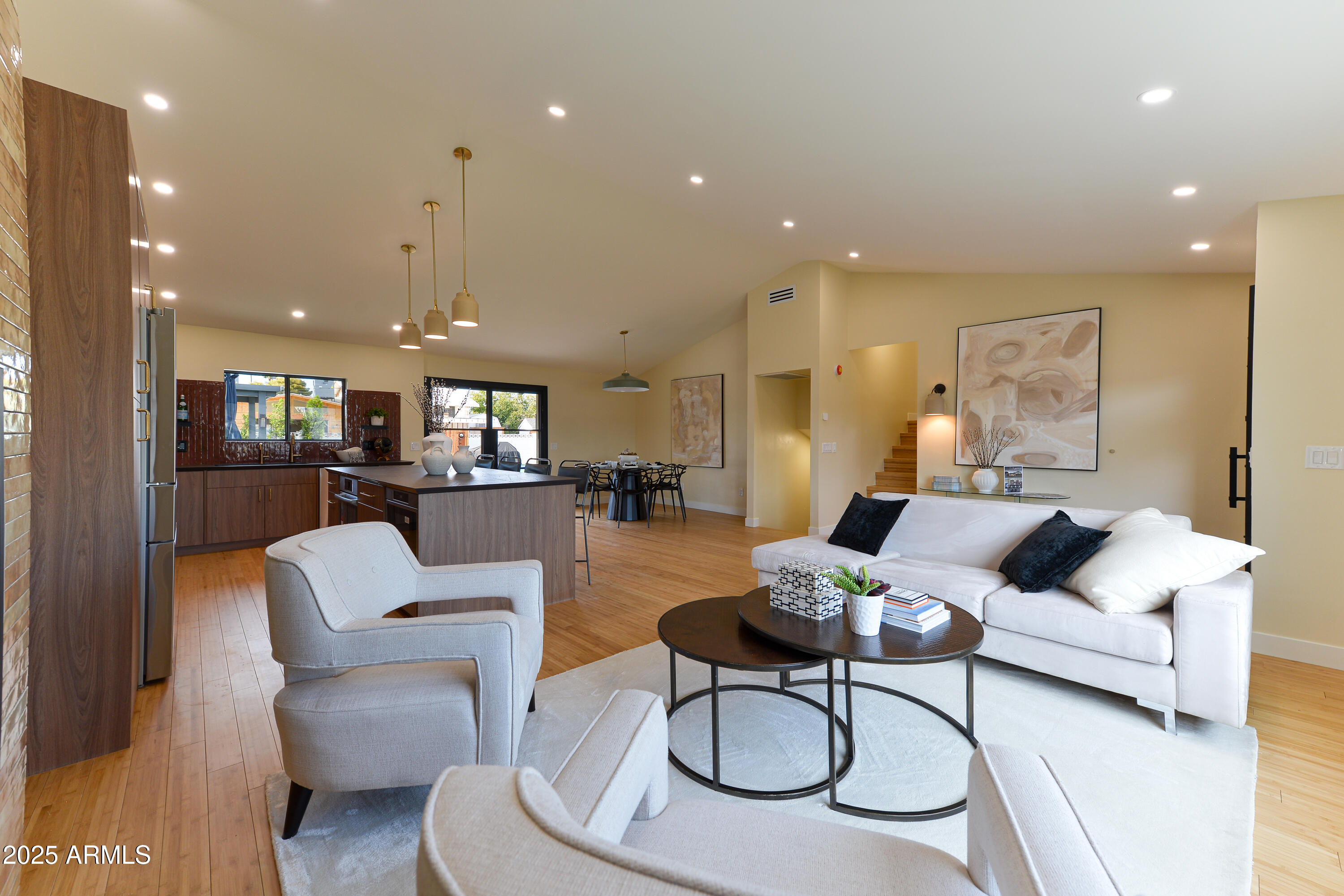 8532 E SAN MIGUEL Avenue