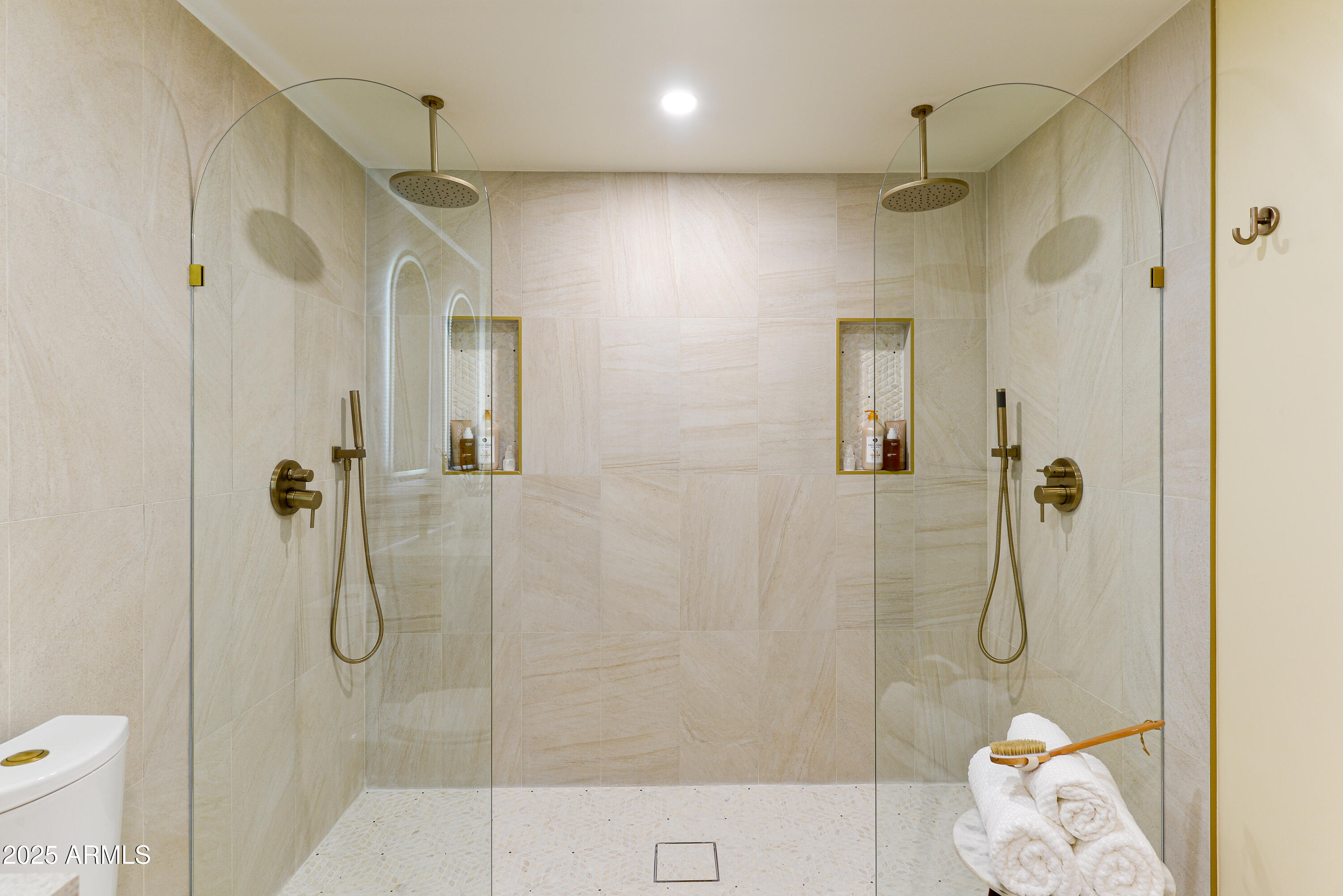 8532 E SAN MIGUEL Avenue