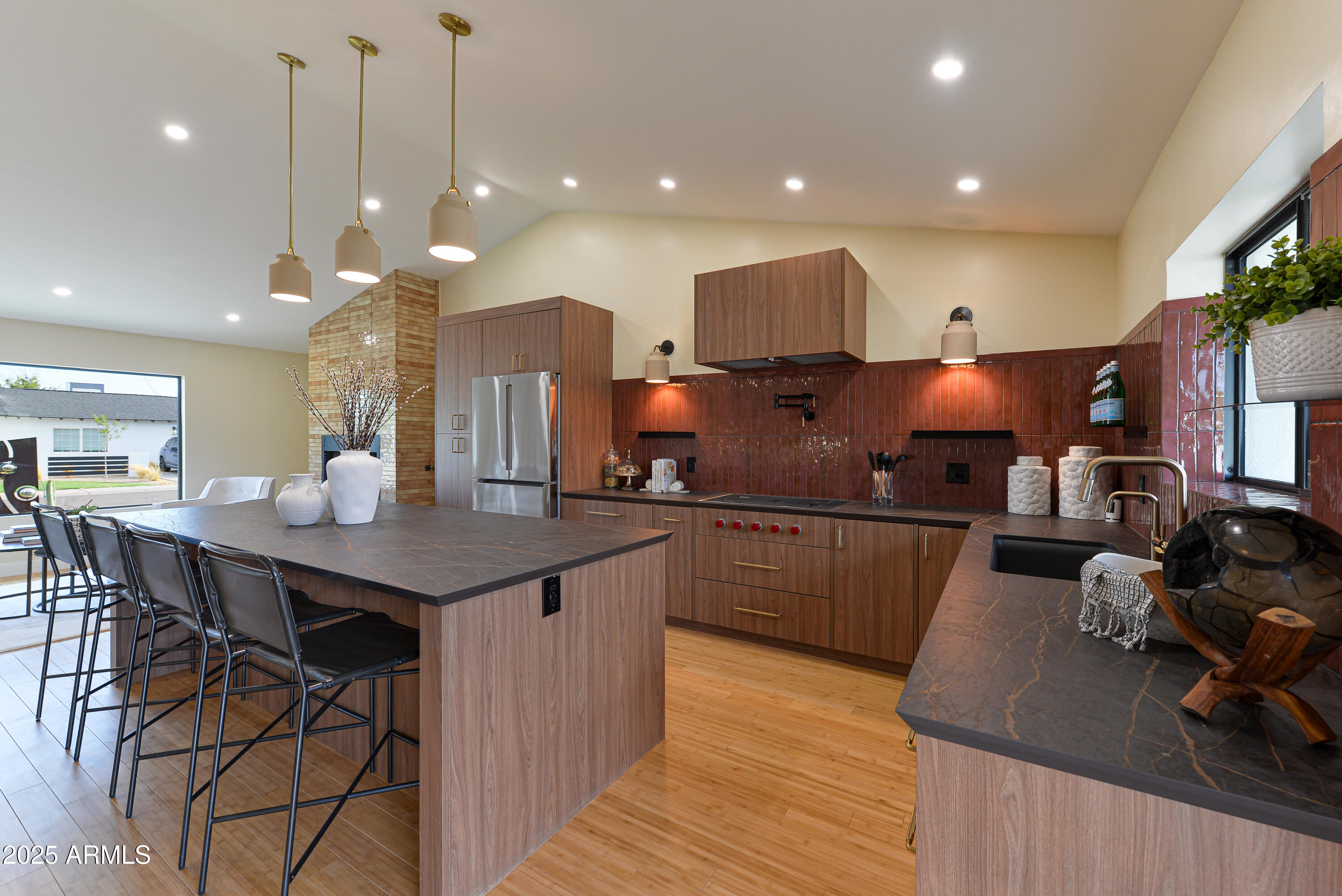 8532 E SAN MIGUEL Avenue