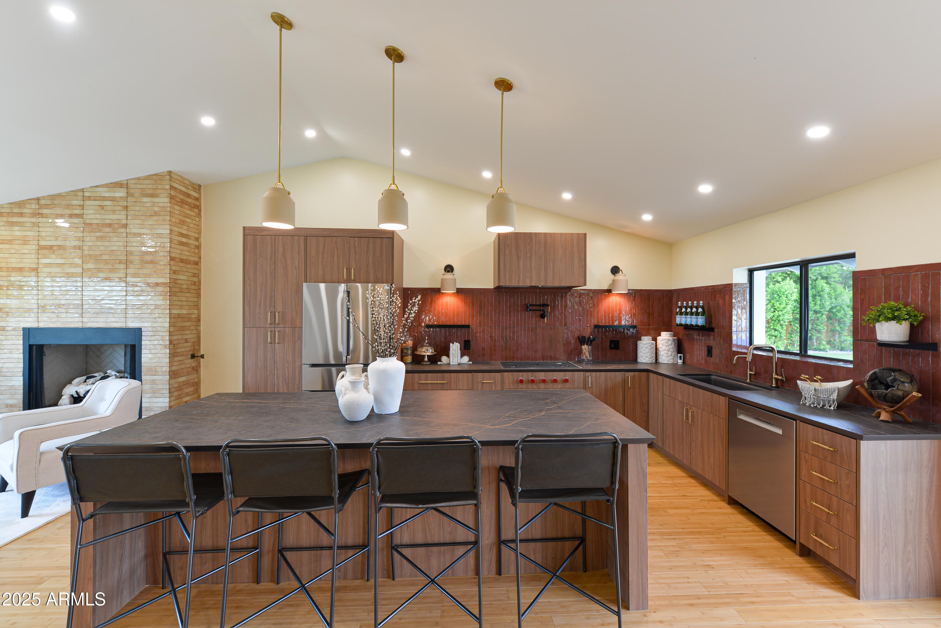 8532 E SAN MIGUEL Avenue