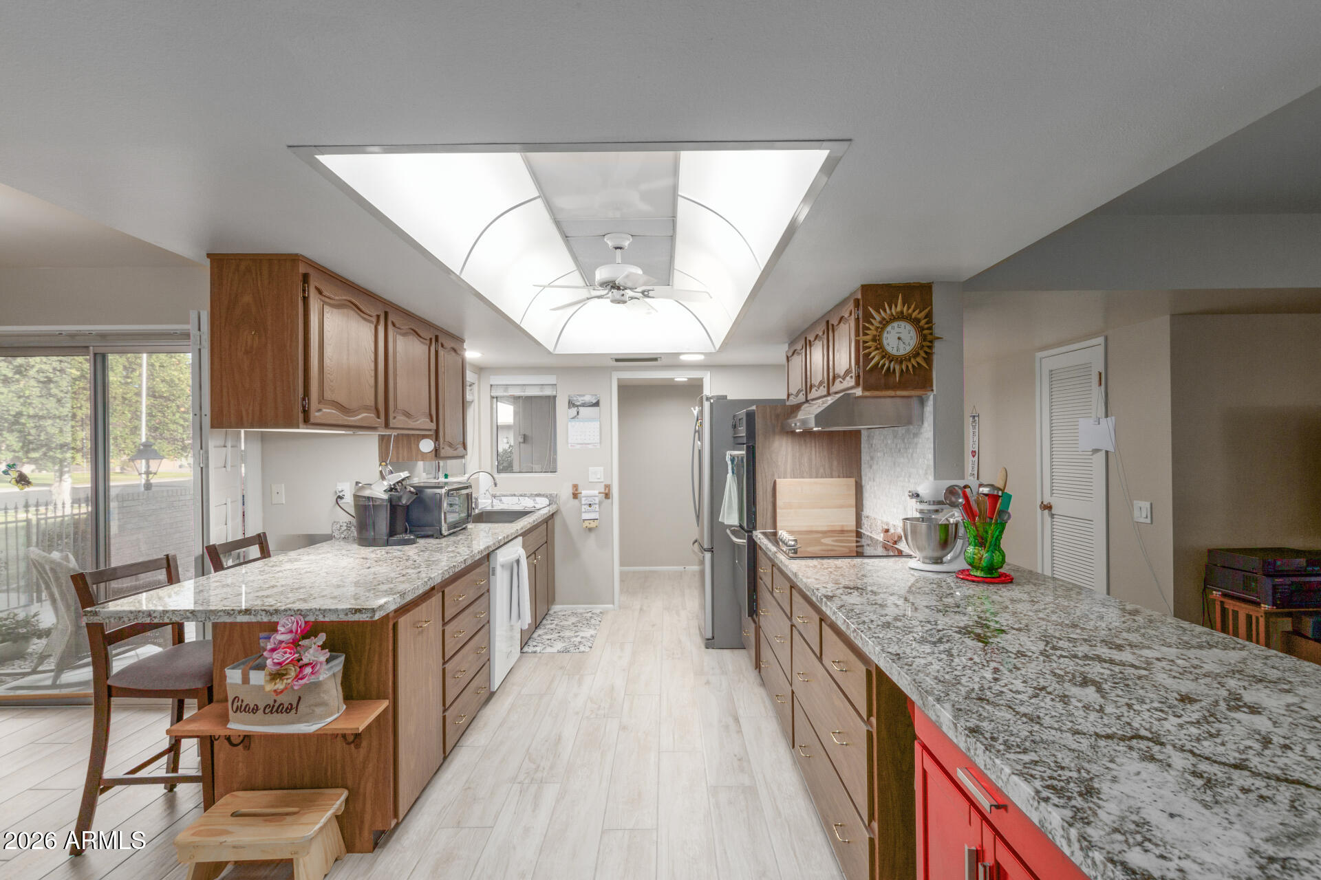 9705 W OAK RIDGE Drive