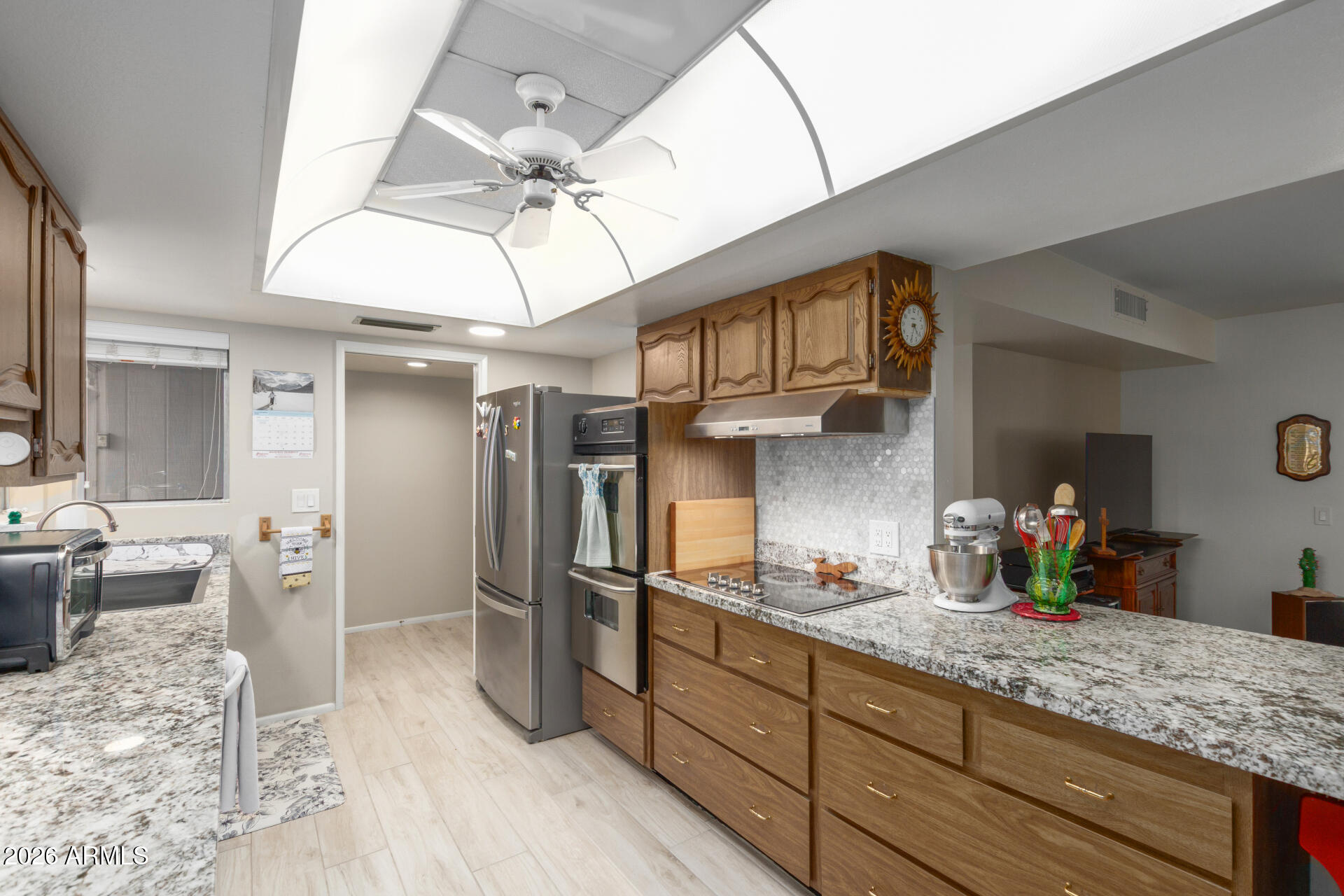 9705 W OAK RIDGE Drive