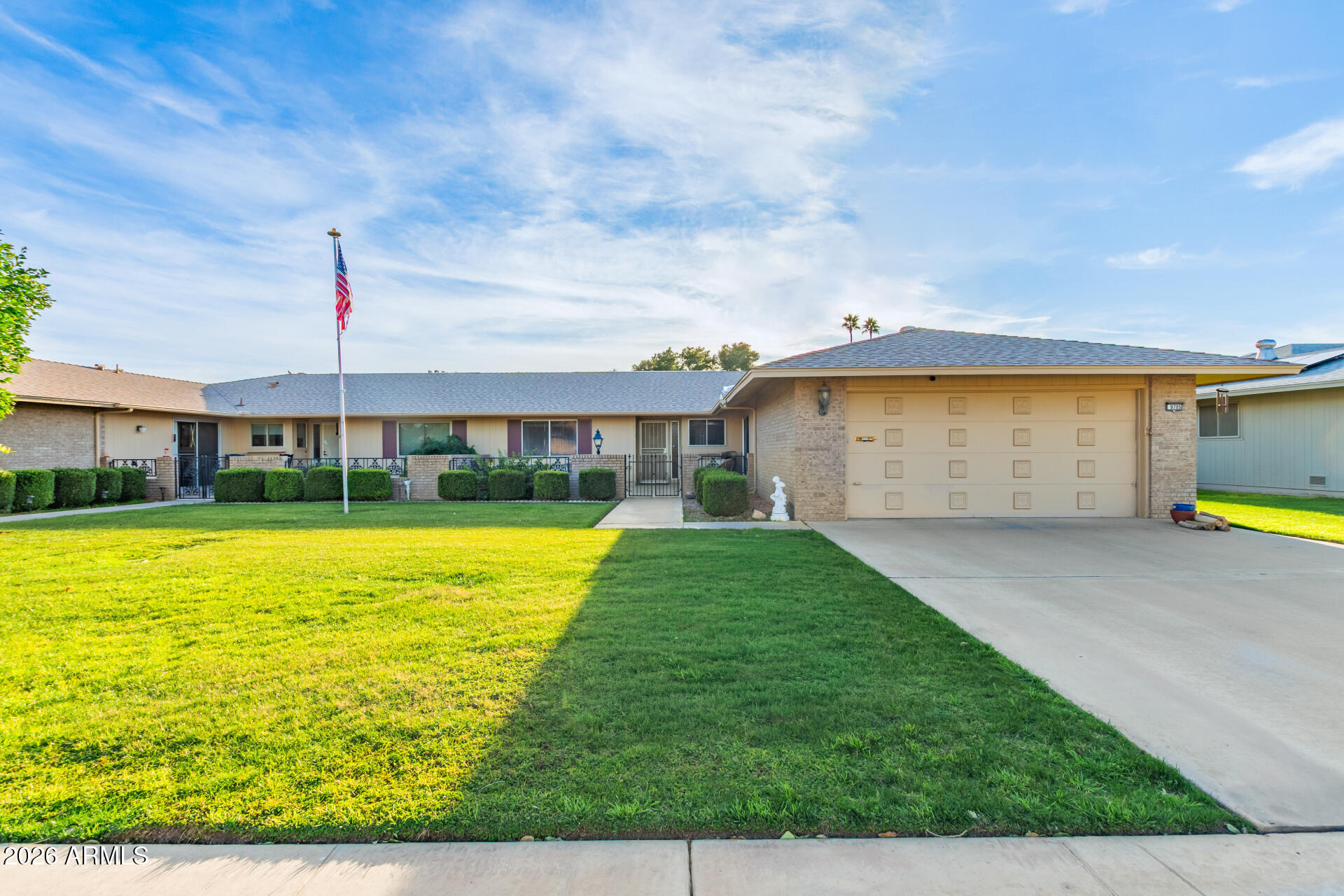 9705 W OAK RIDGE Drive