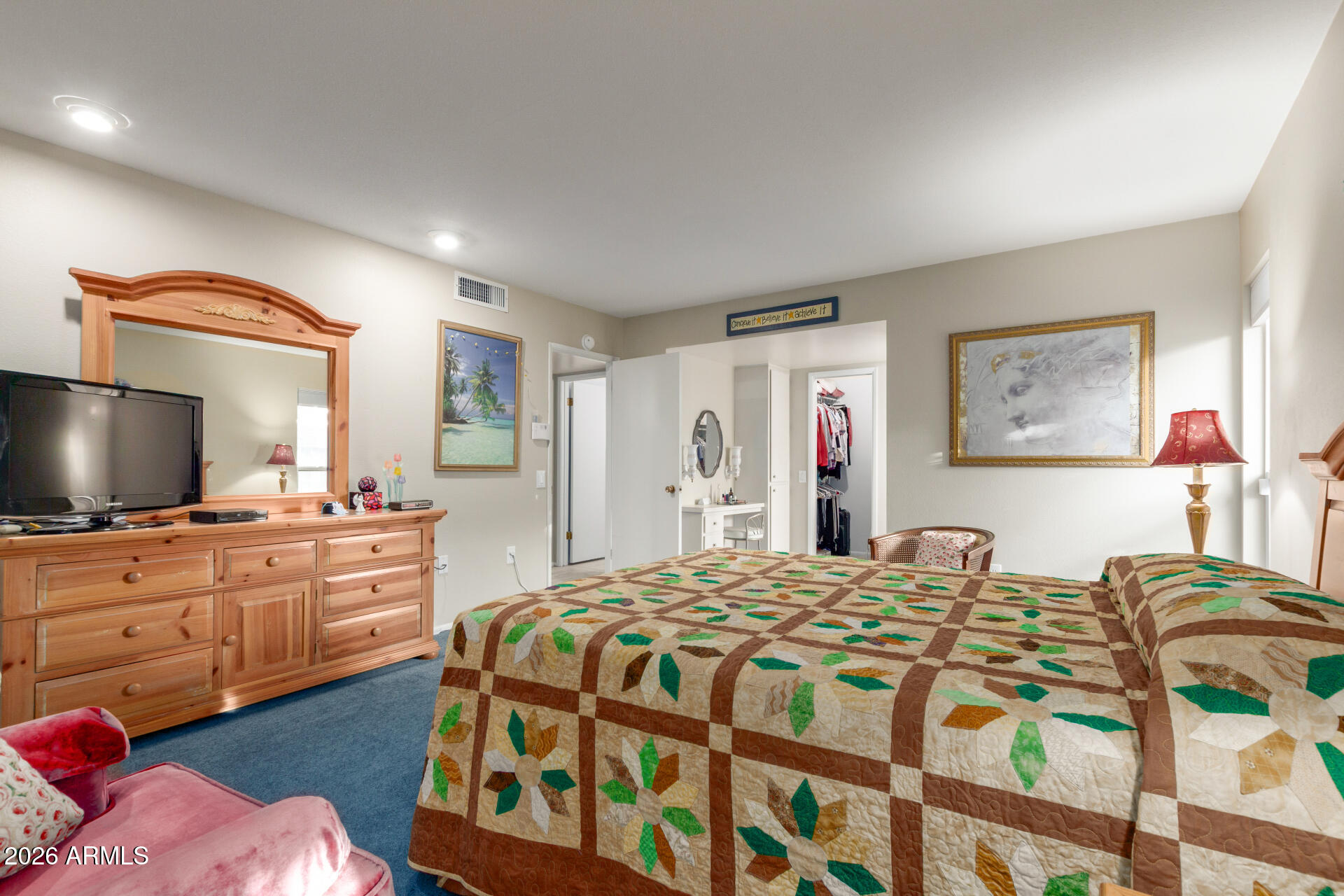 9705 W OAK RIDGE Drive